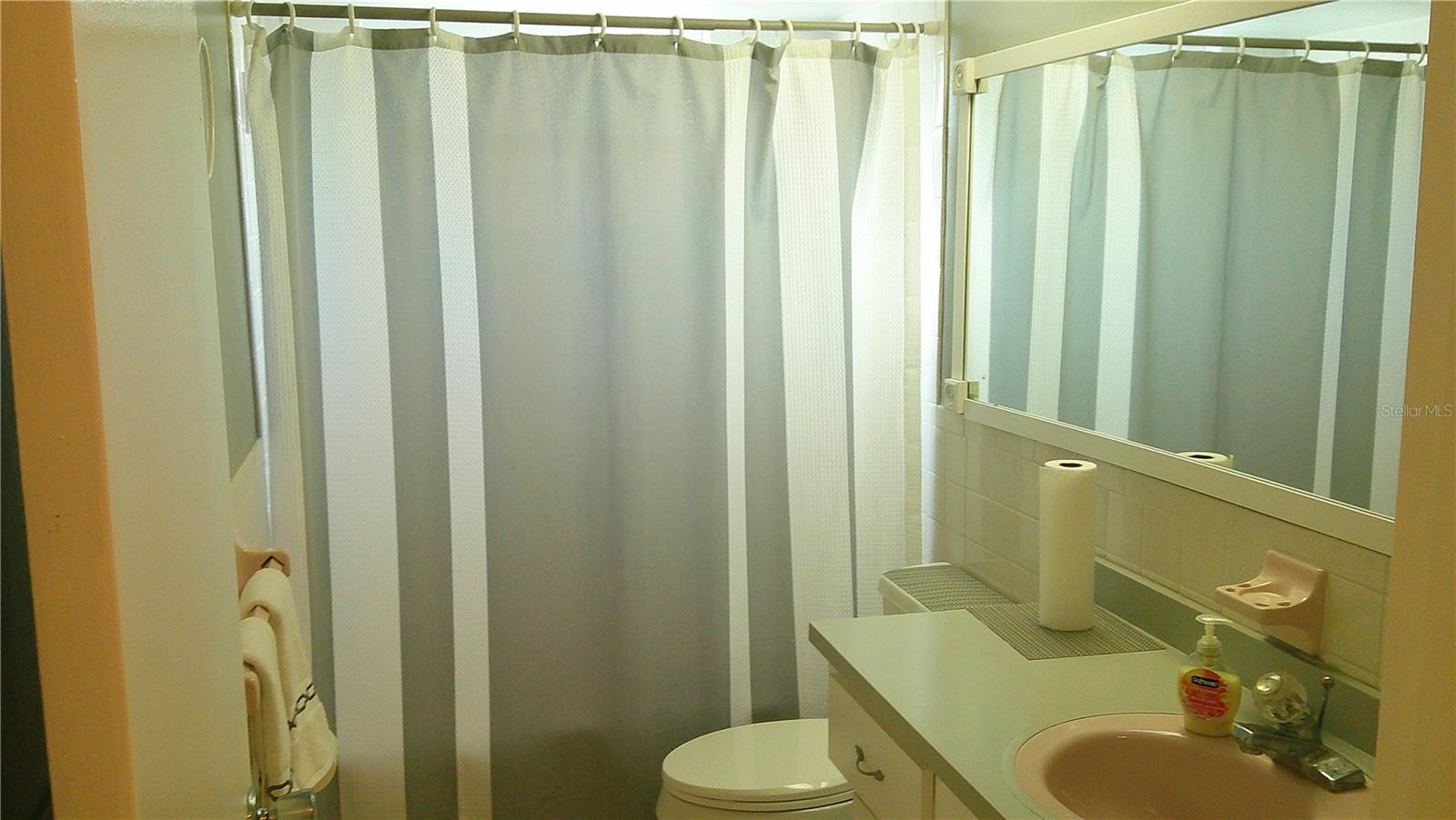 Hall bath Tub and Shower