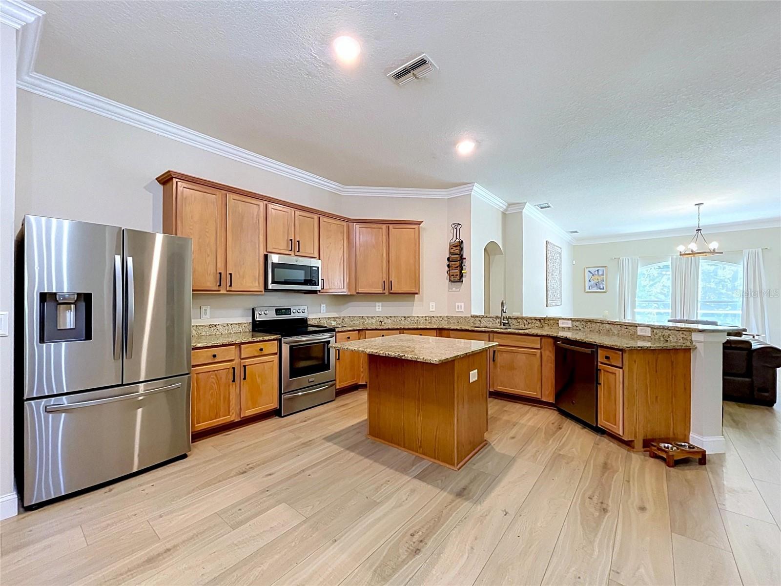 TB8528503