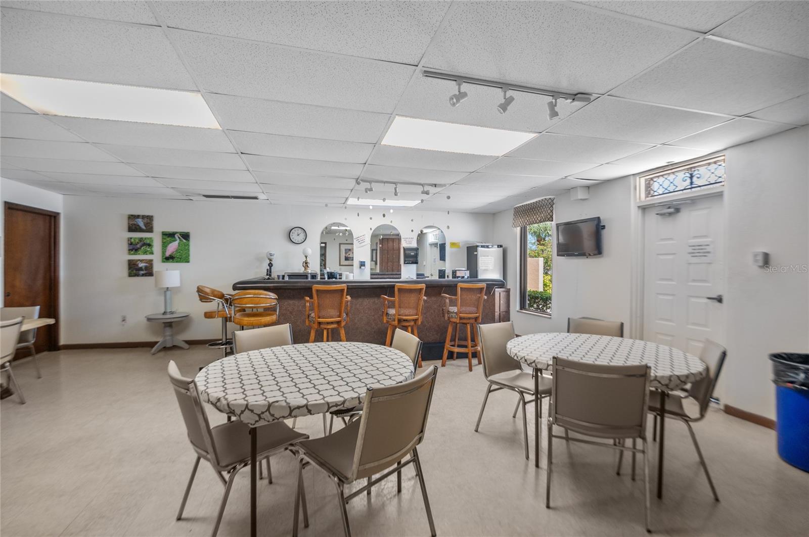 Recreation center's bar andlounge