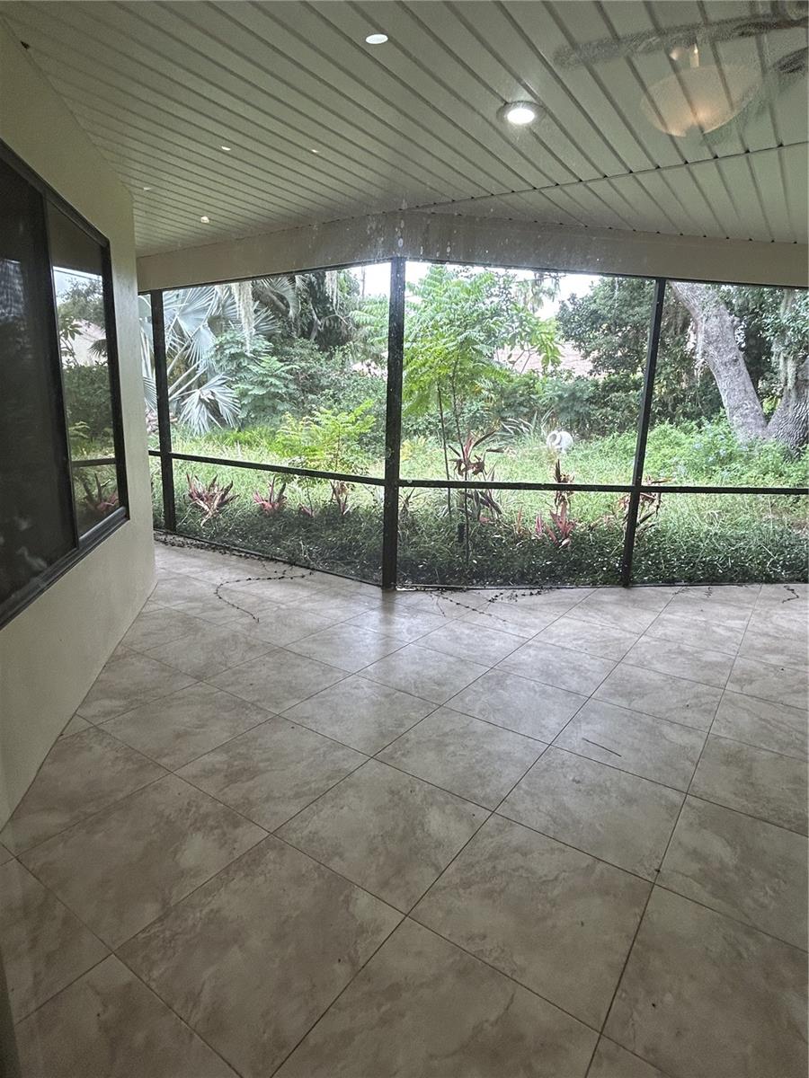 screened back lanai