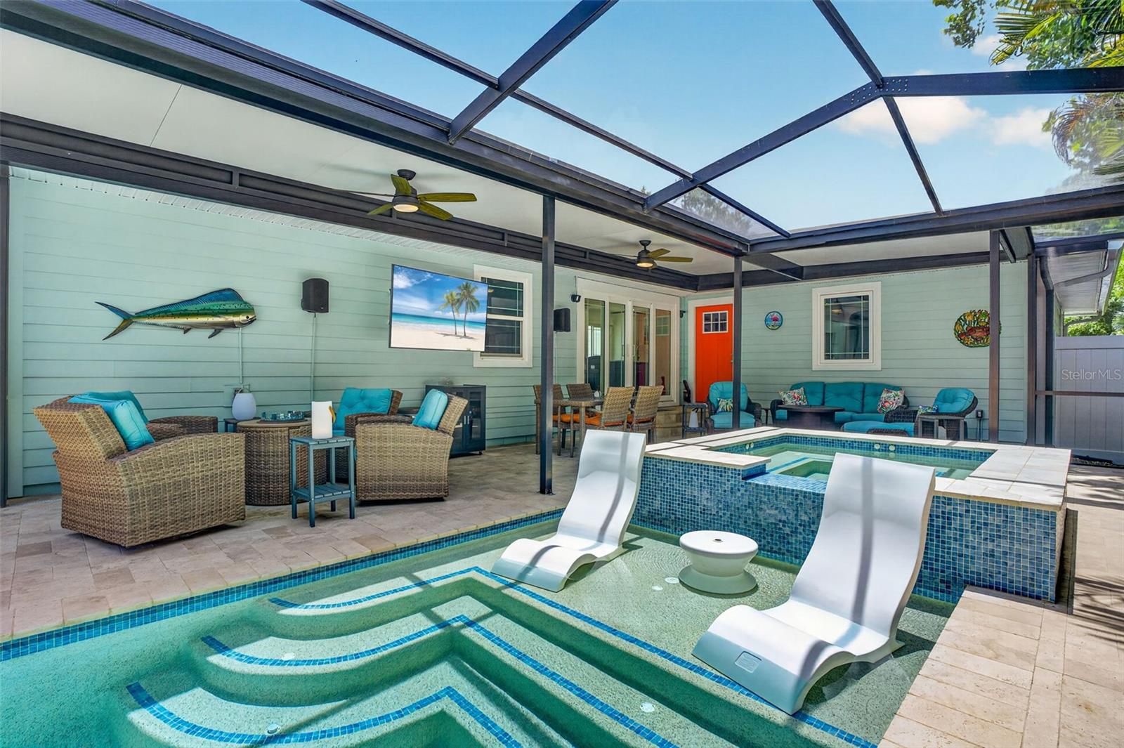 Pool Spa SunShelf Waterfall