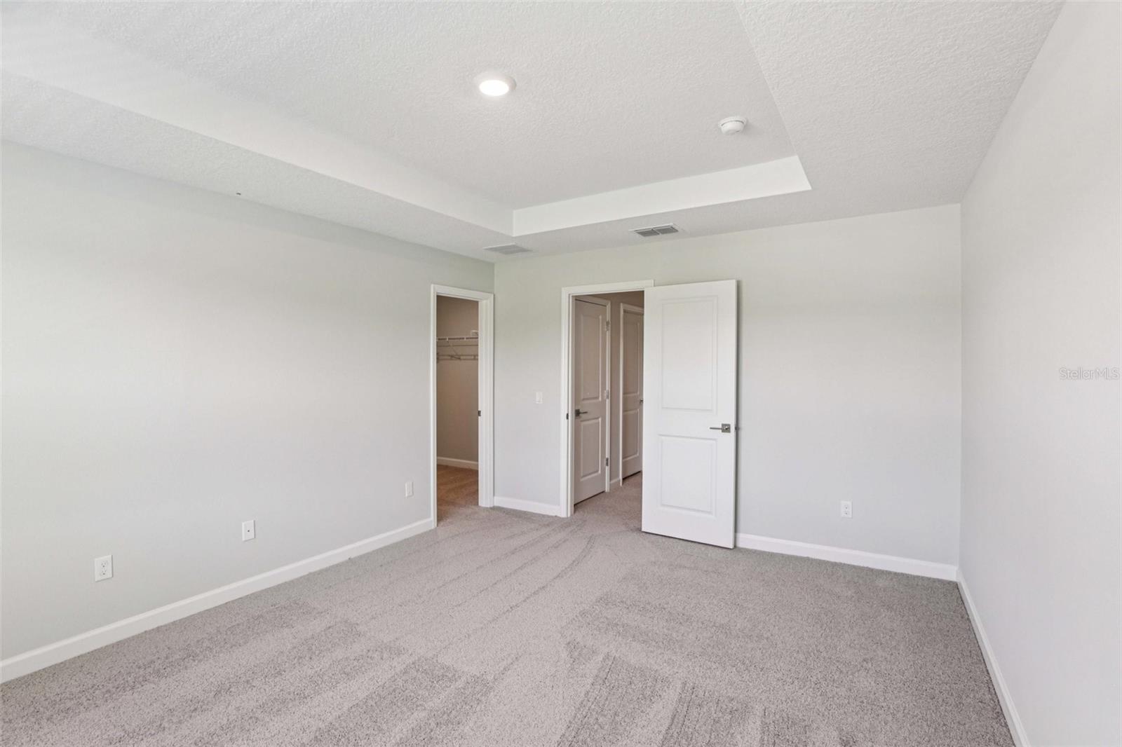 Representative images and renderings are for illustrative purposes. Actual structural options and design finishes of home may vary.