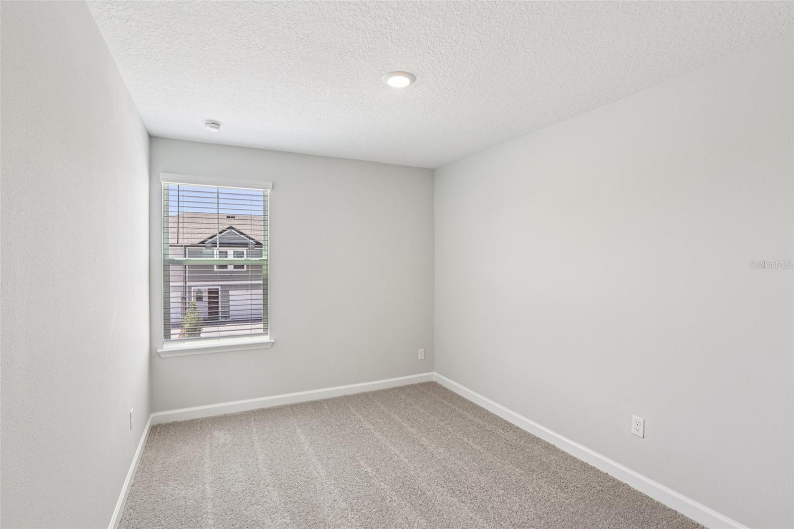 Representative images and renderings are for illustrative purposes. Actual structural options and design finishes of home may vary.