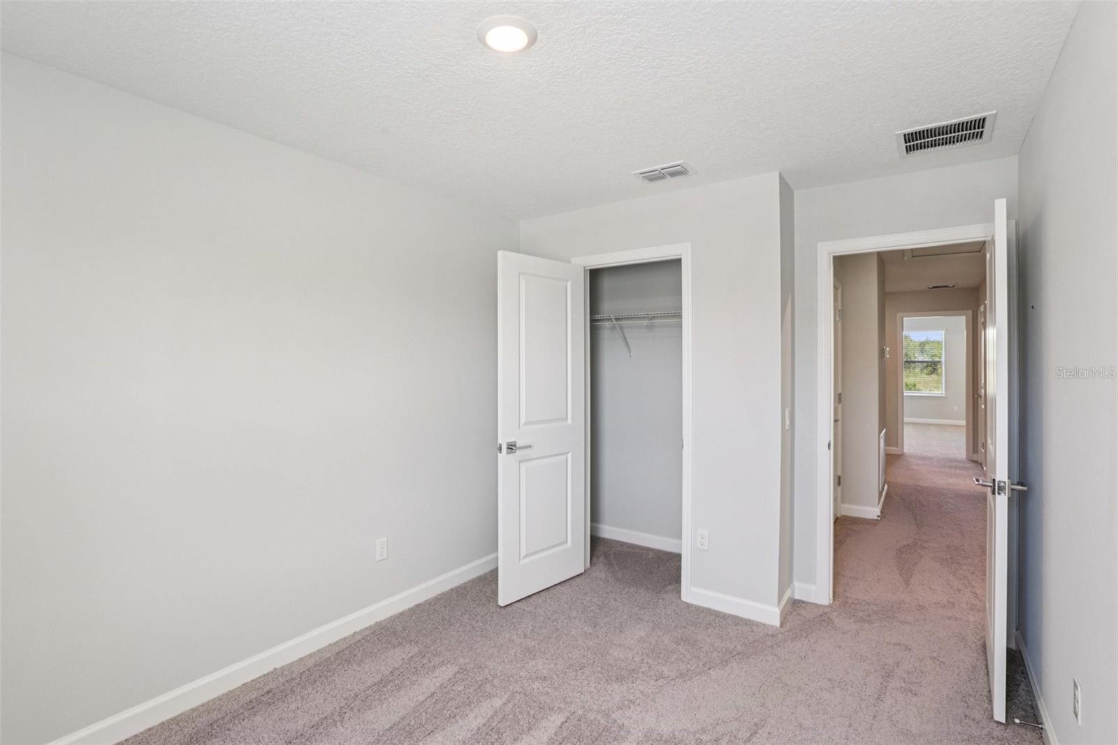 Representative images and renderings are for illustrative purposes. Actual structural options and design finishes of home may vary.