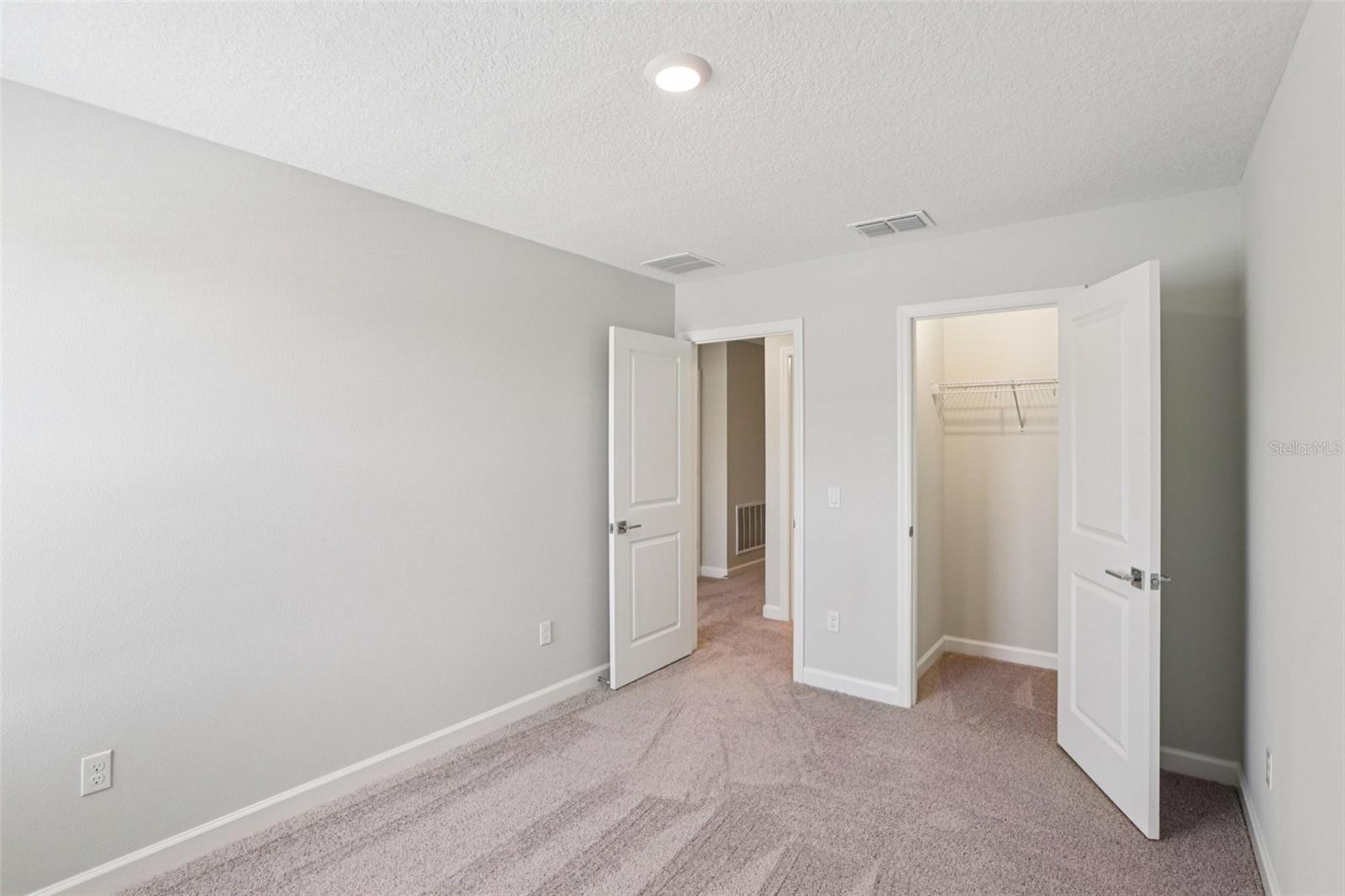 Representative images and renderings are for illustrative purposes. Actual structural options and design finishes of home may vary.