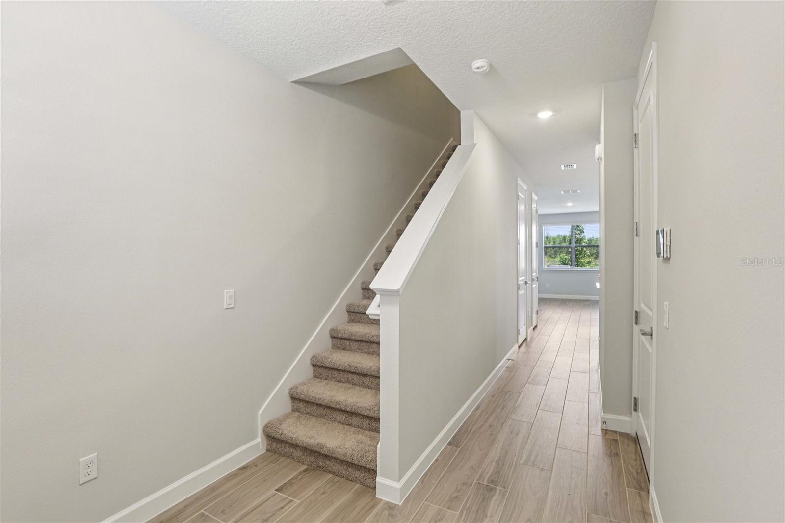 Representative images and renderings are for illustrative purposes. Actual structural options and design finishes of home may vary.