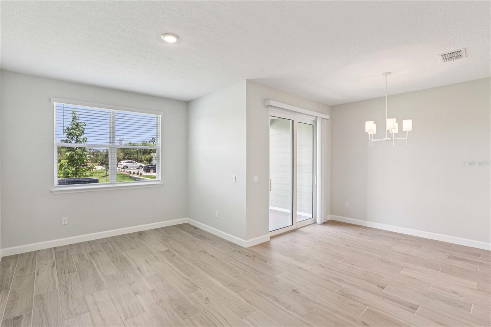 Representative images and renderings are for illustrative purposes. Actual structural options and design finishes of home may vary.