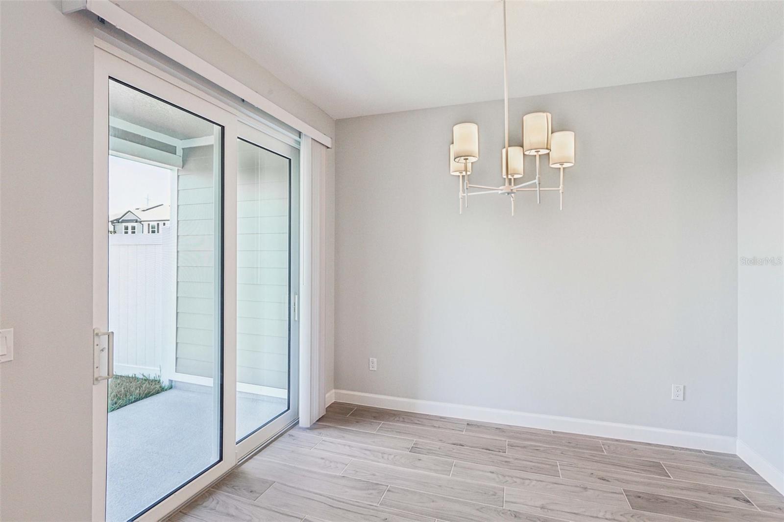 Representative images and renderings are for illustrative purposes. Actual structural options and design finishes of home may vary.