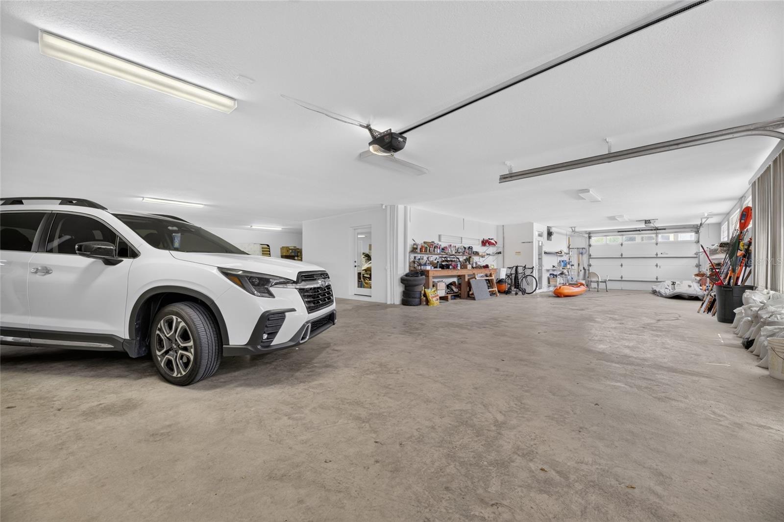 TB8528668
