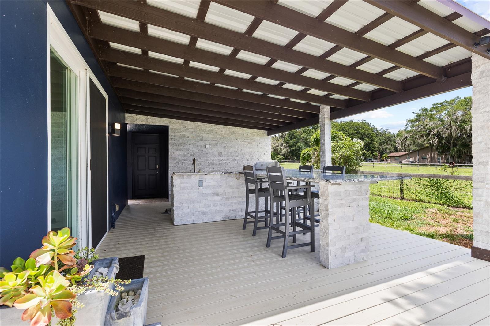 TB8528738