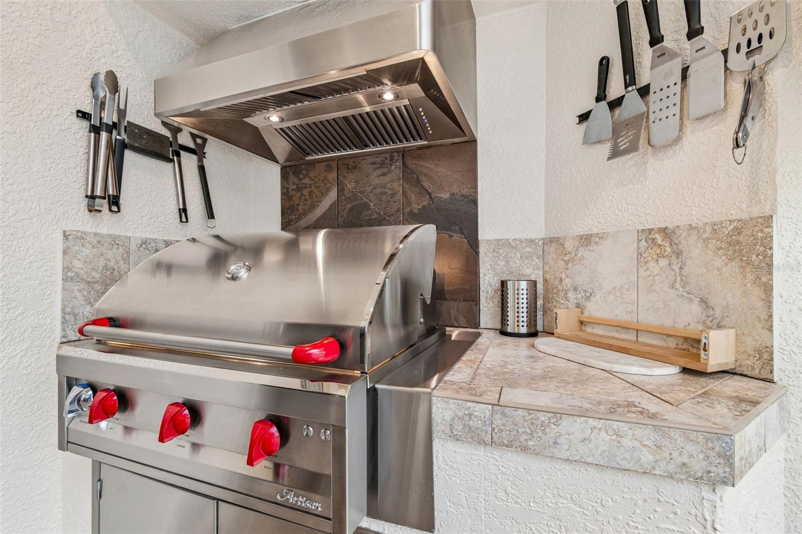 The new Artison Outdoor Grill & Hood are so pretty.