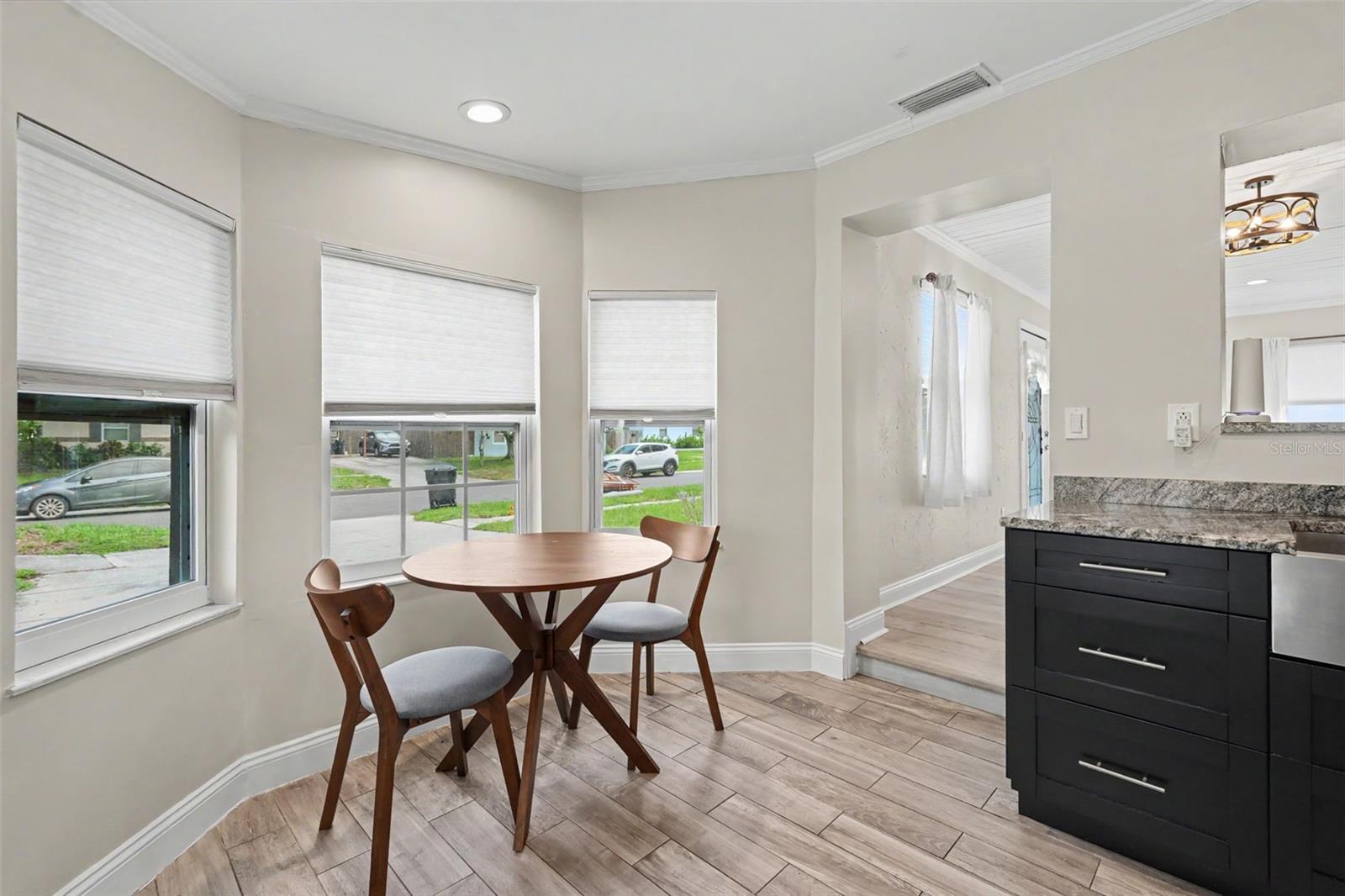 Eat-In Breakfast Nook in Kitchen