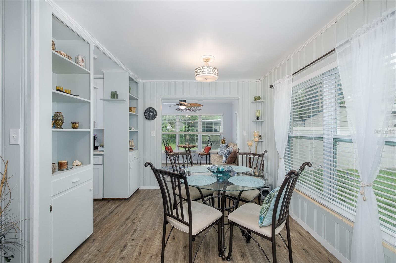 DININGROOM