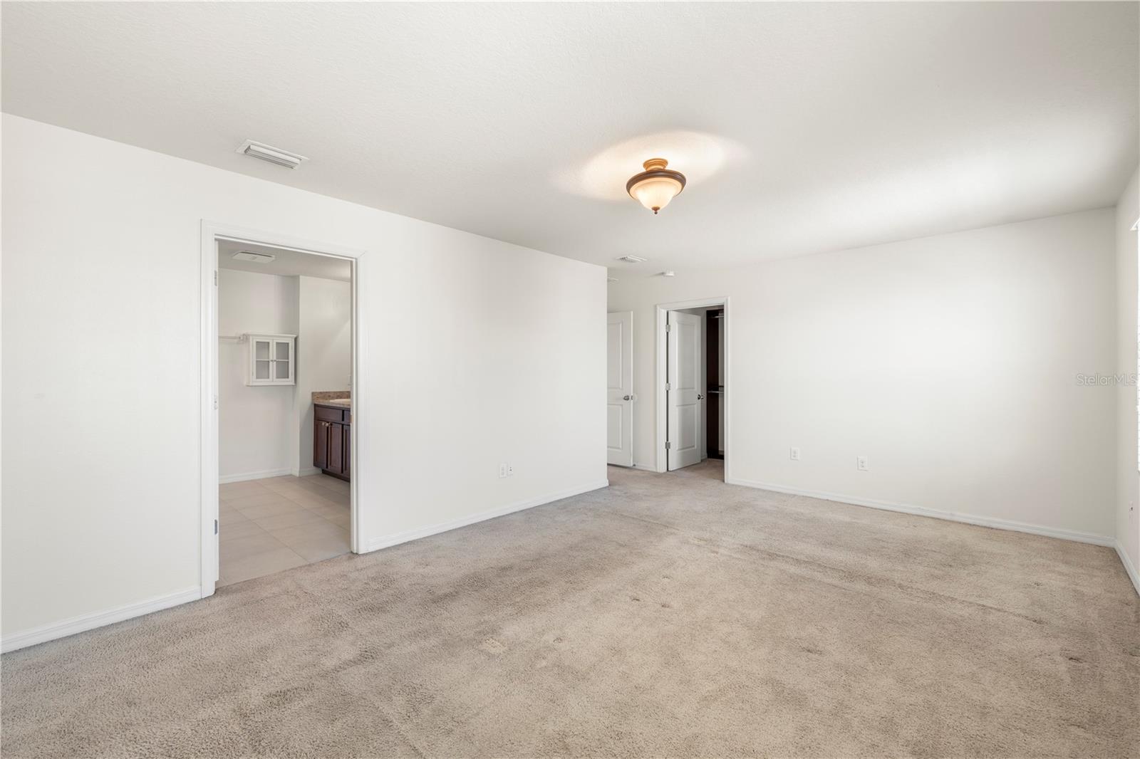 TB8529031