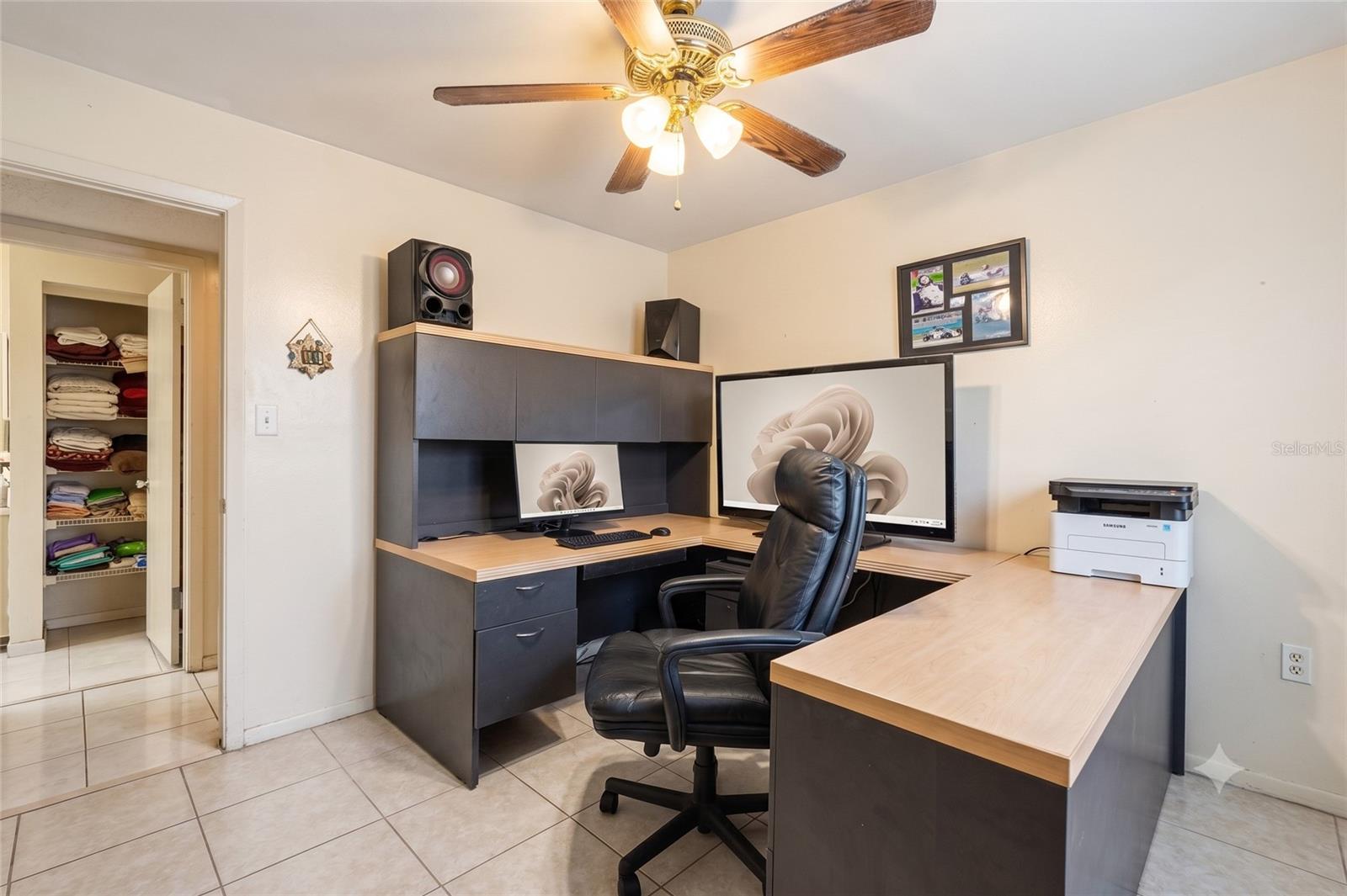 TB8529070