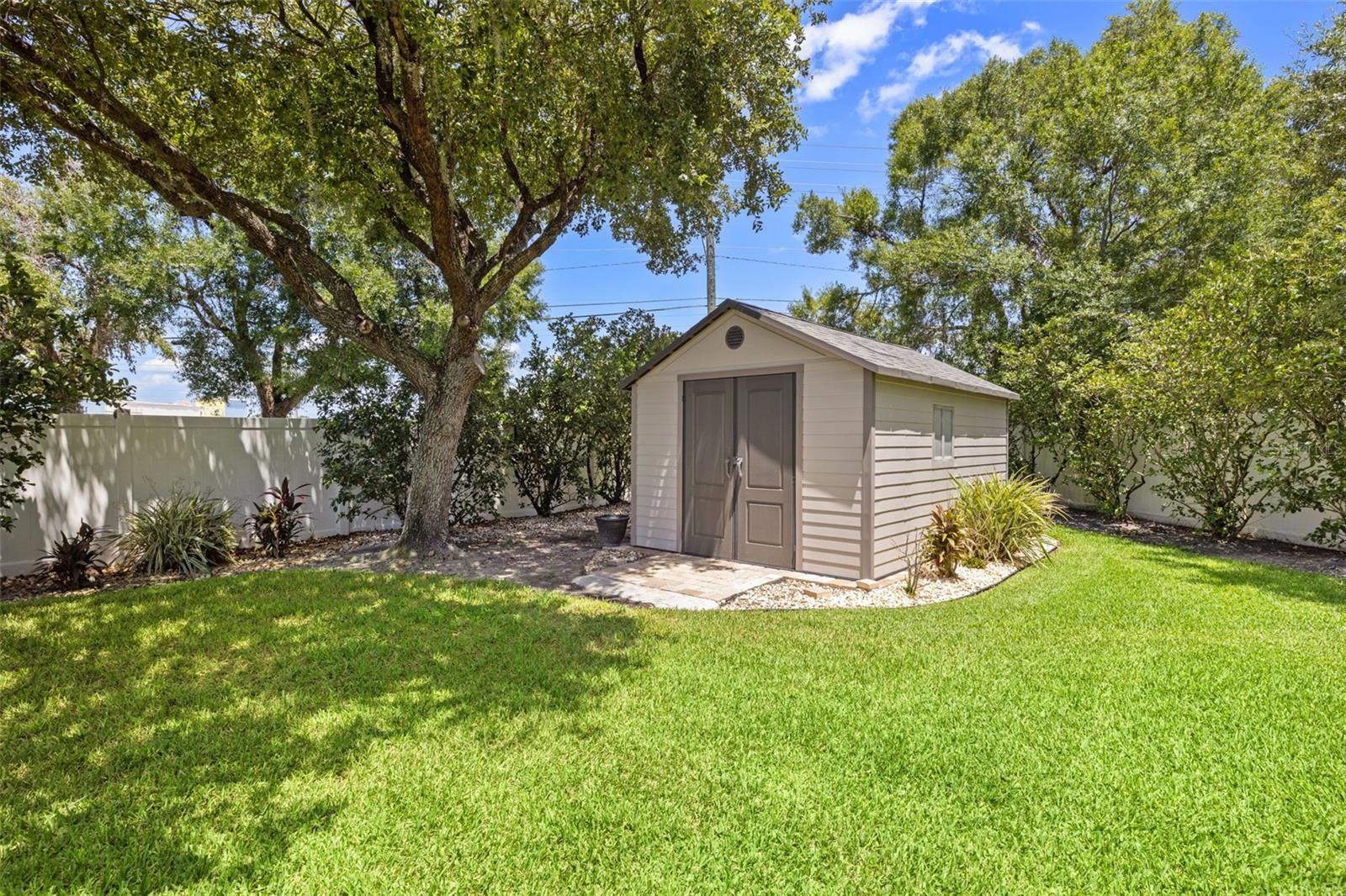 TB8529090