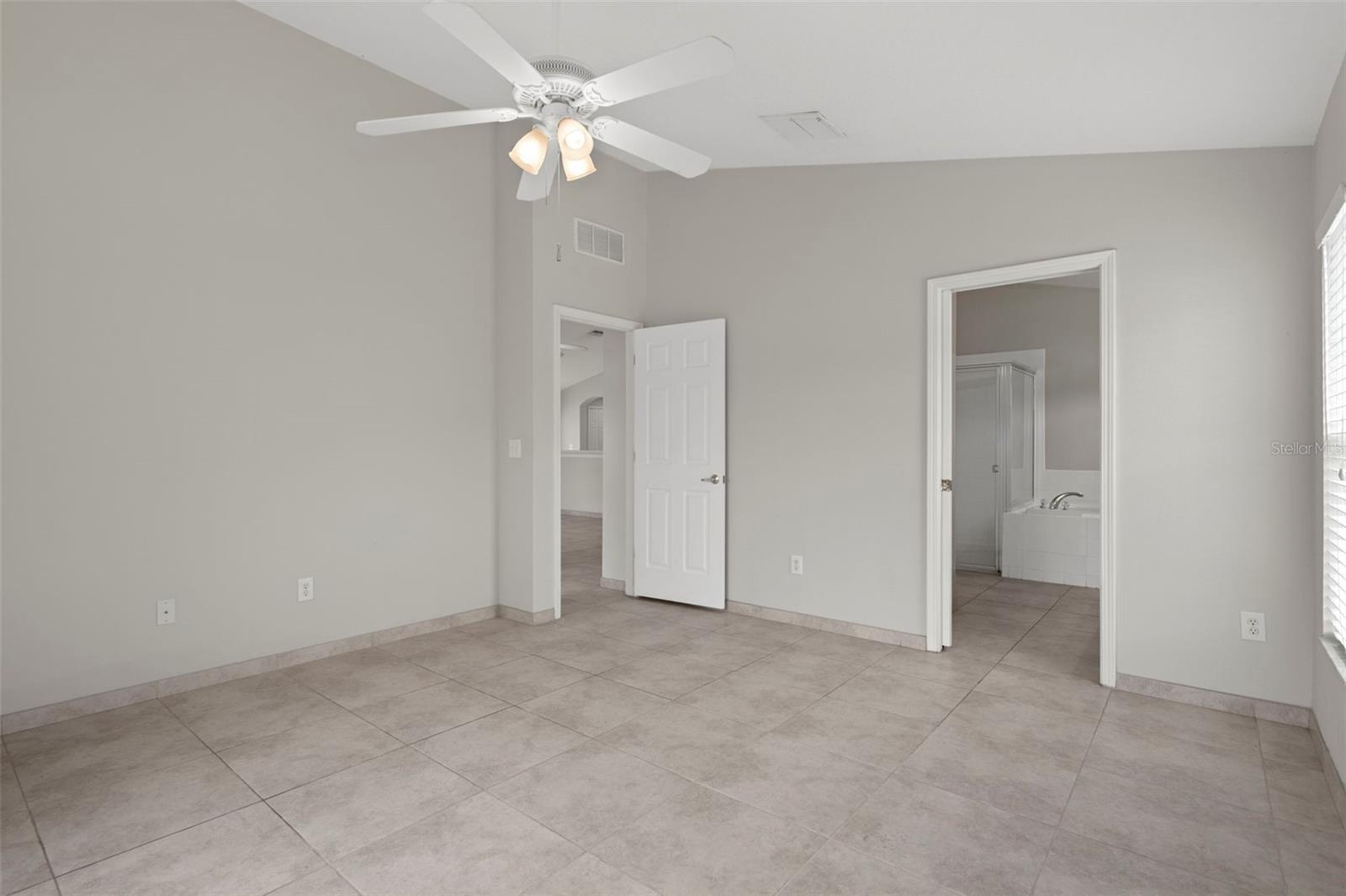Master suite without virtual staging