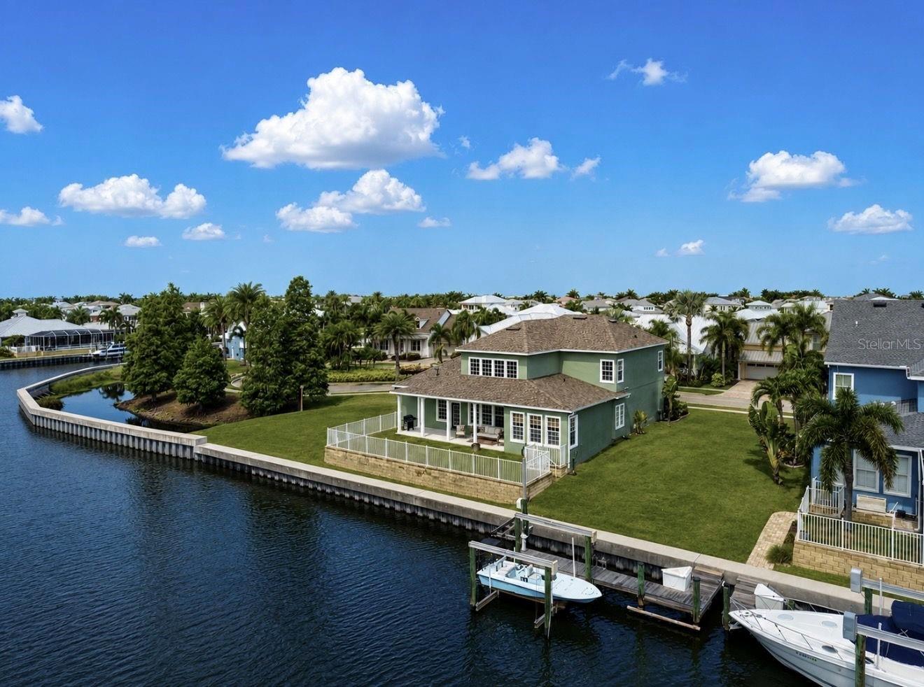 136-ft of Waterfront