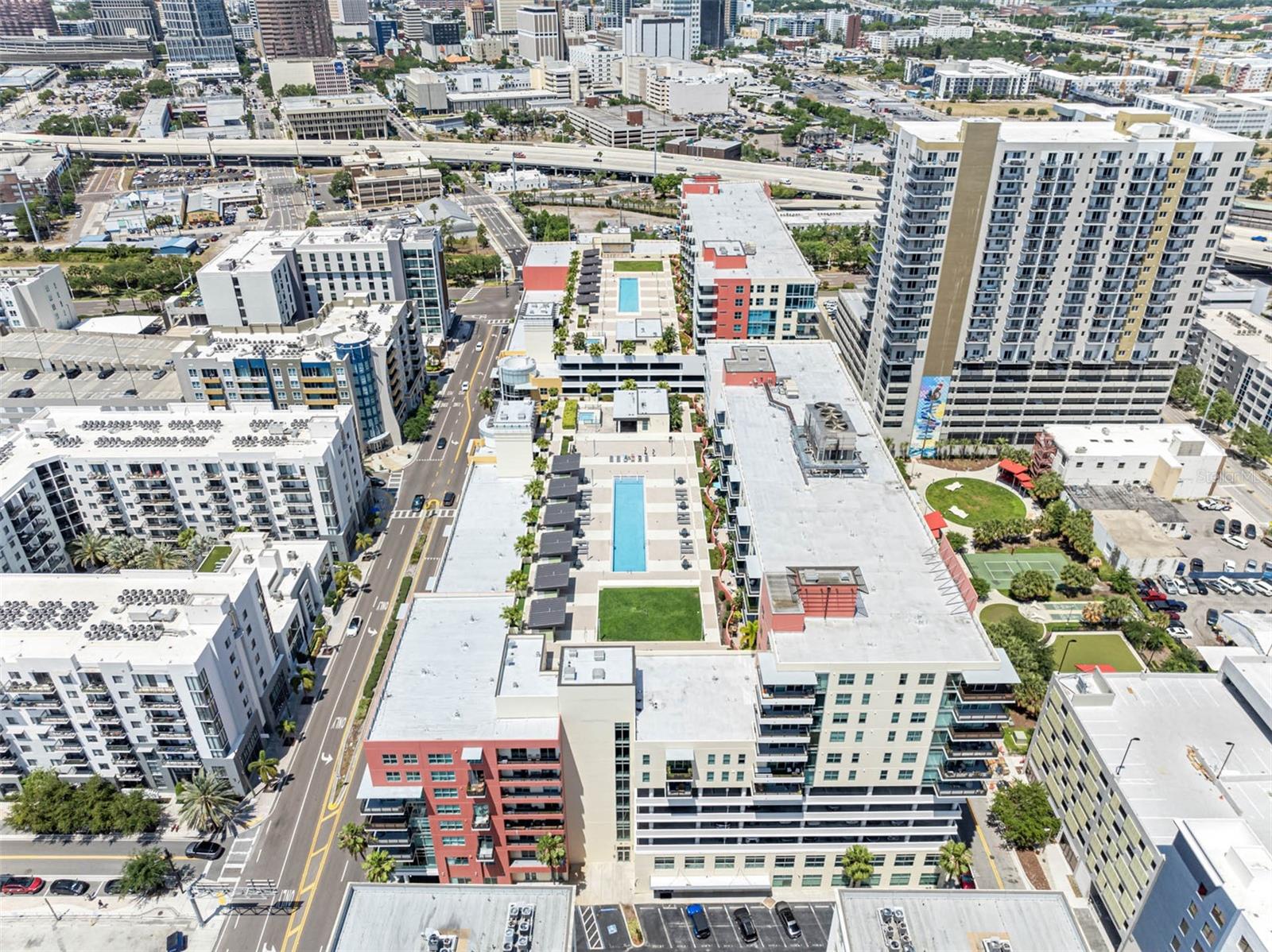 Accessible west and east Pool / Spa