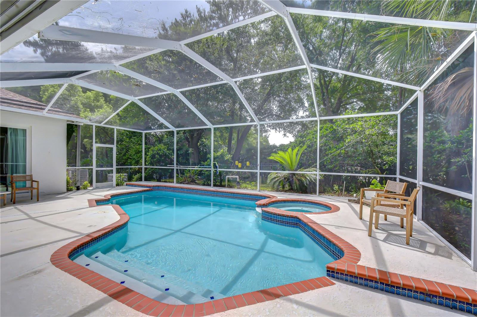 Pool & Spa