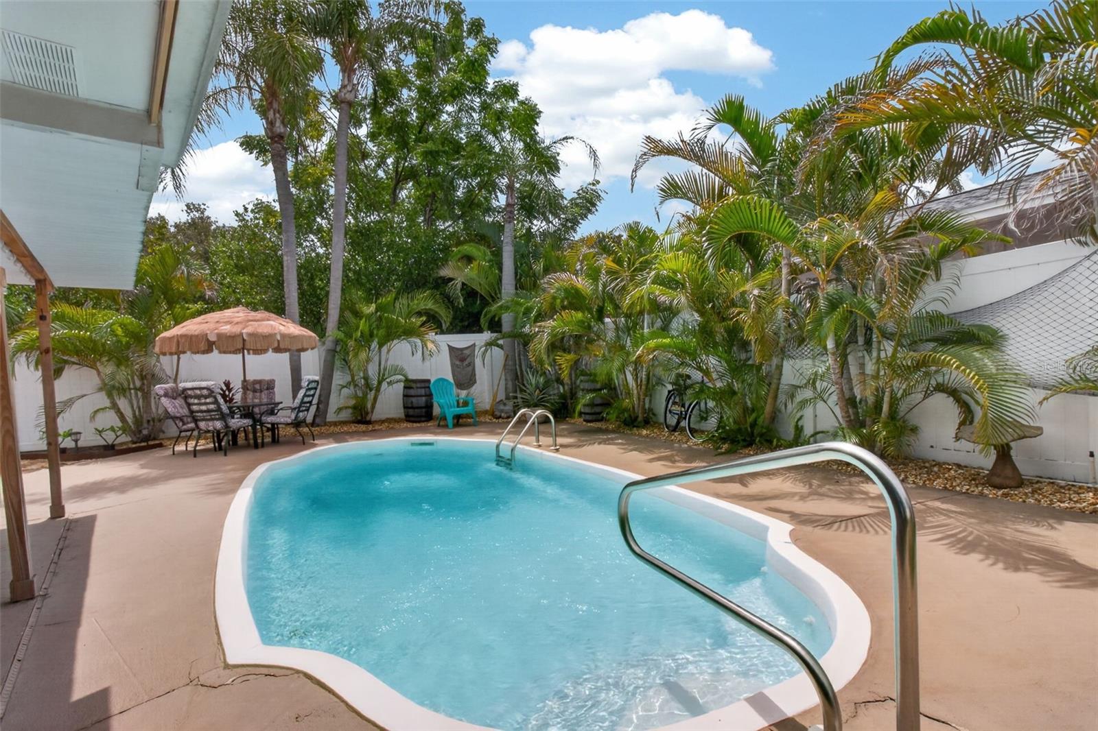 TB8529426