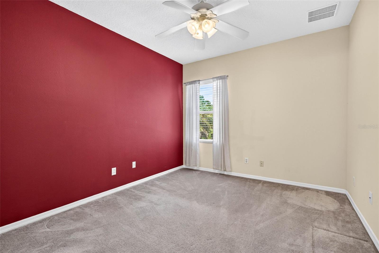 Secondary bedroom