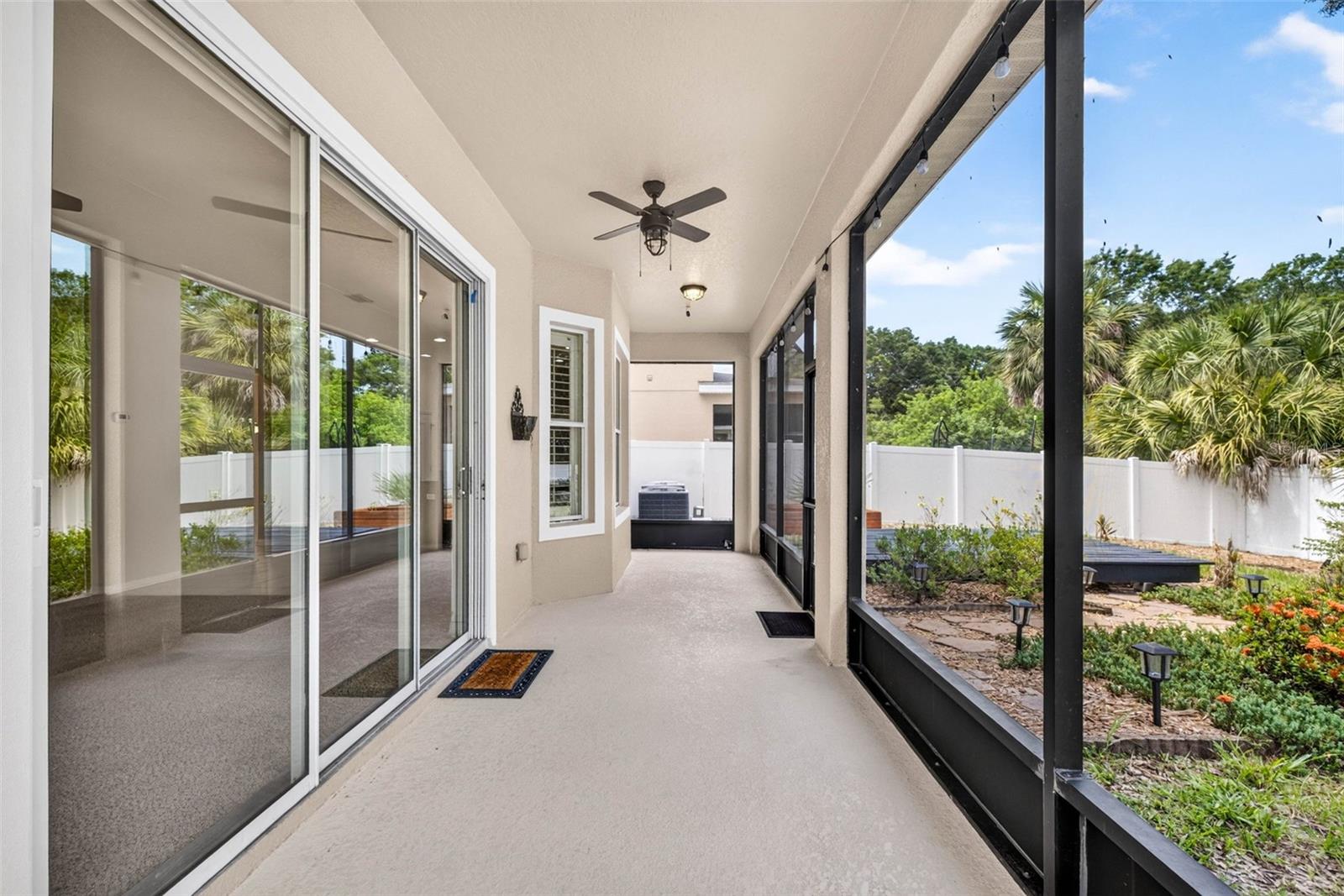 Screened/coverd lanai