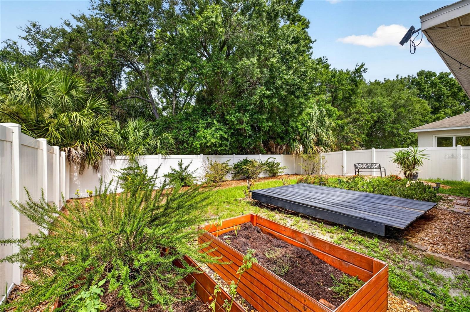 Above ground planters perfect for growing vegetables