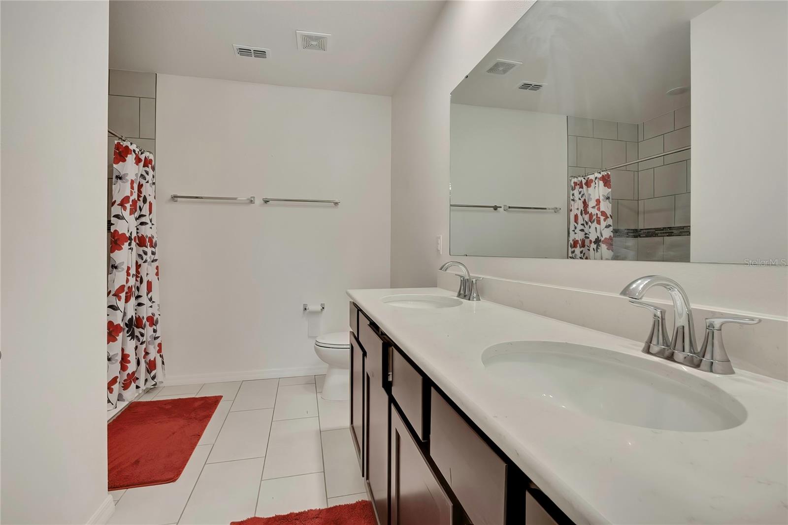 En suite bath