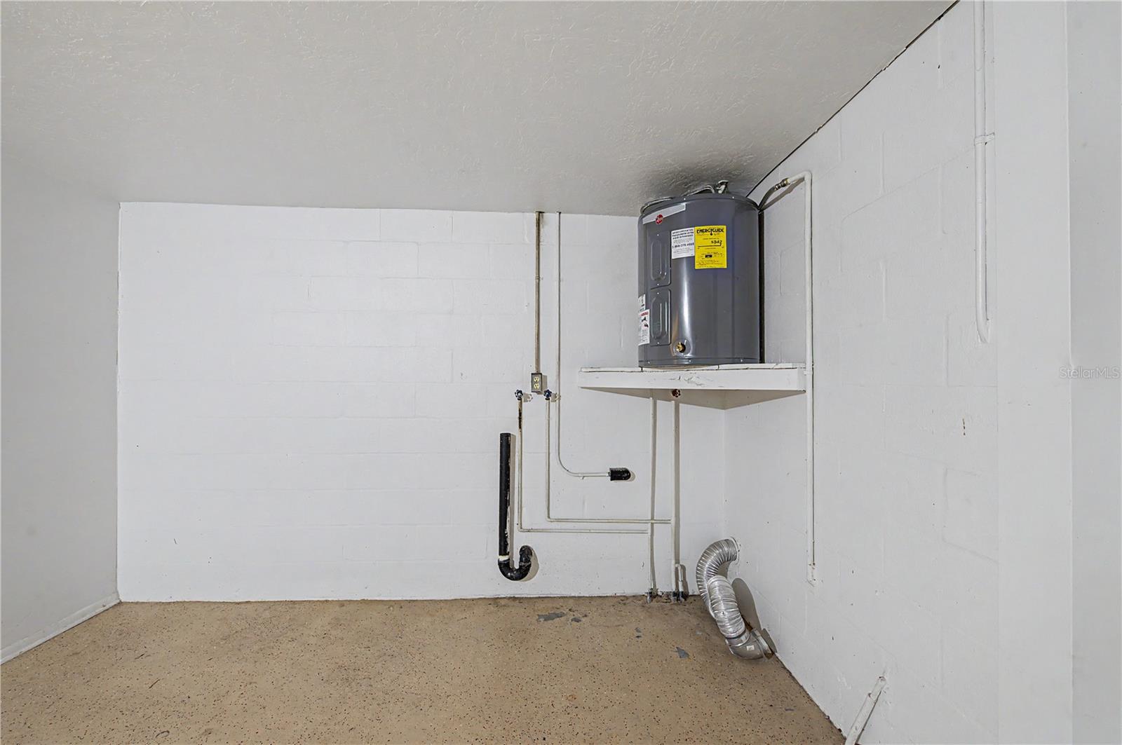 Washer & Dryer Hook Up - 9830 Rainbow Lane
