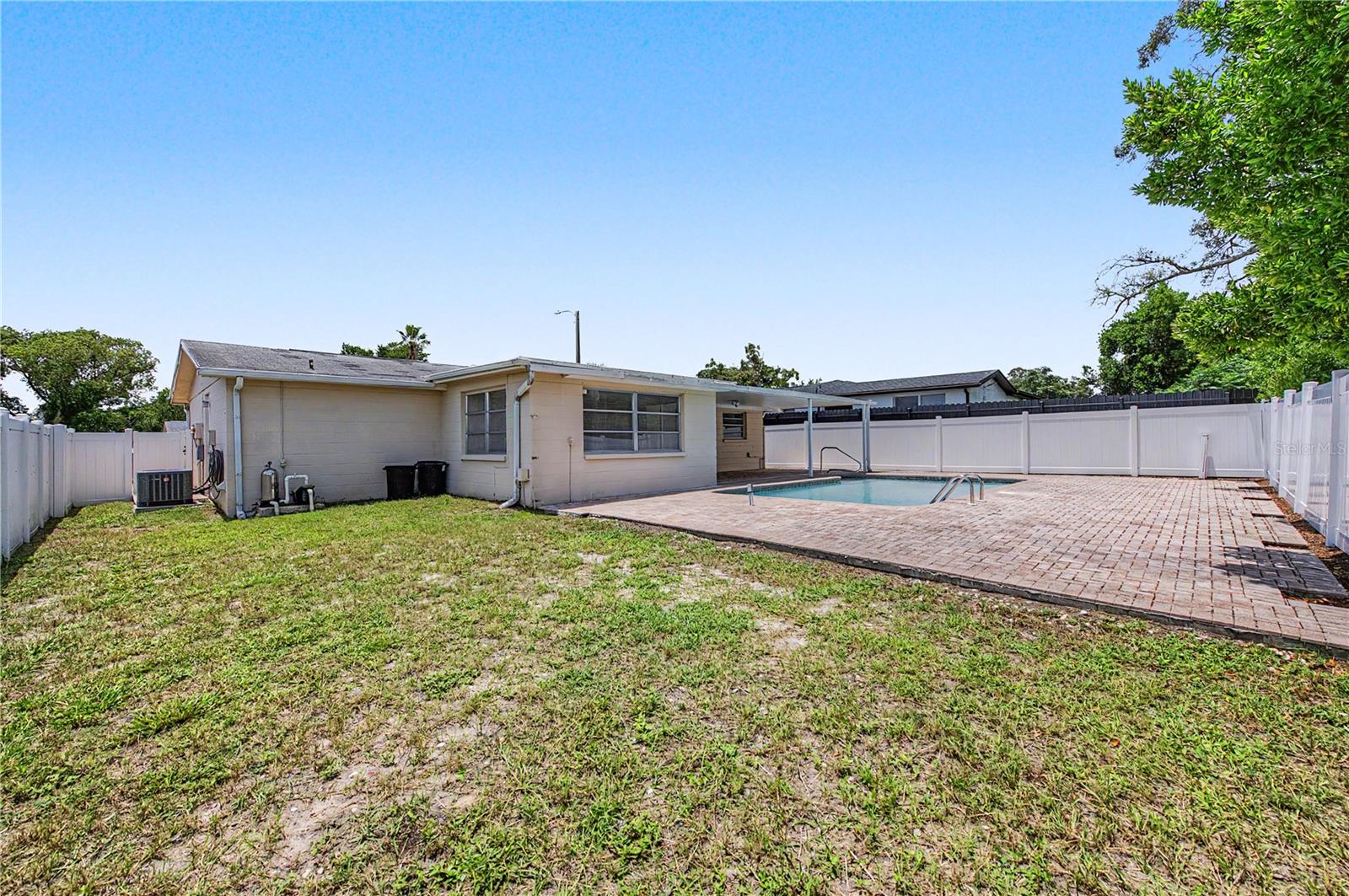 Large Backyard - 9830 Rainbow Lane