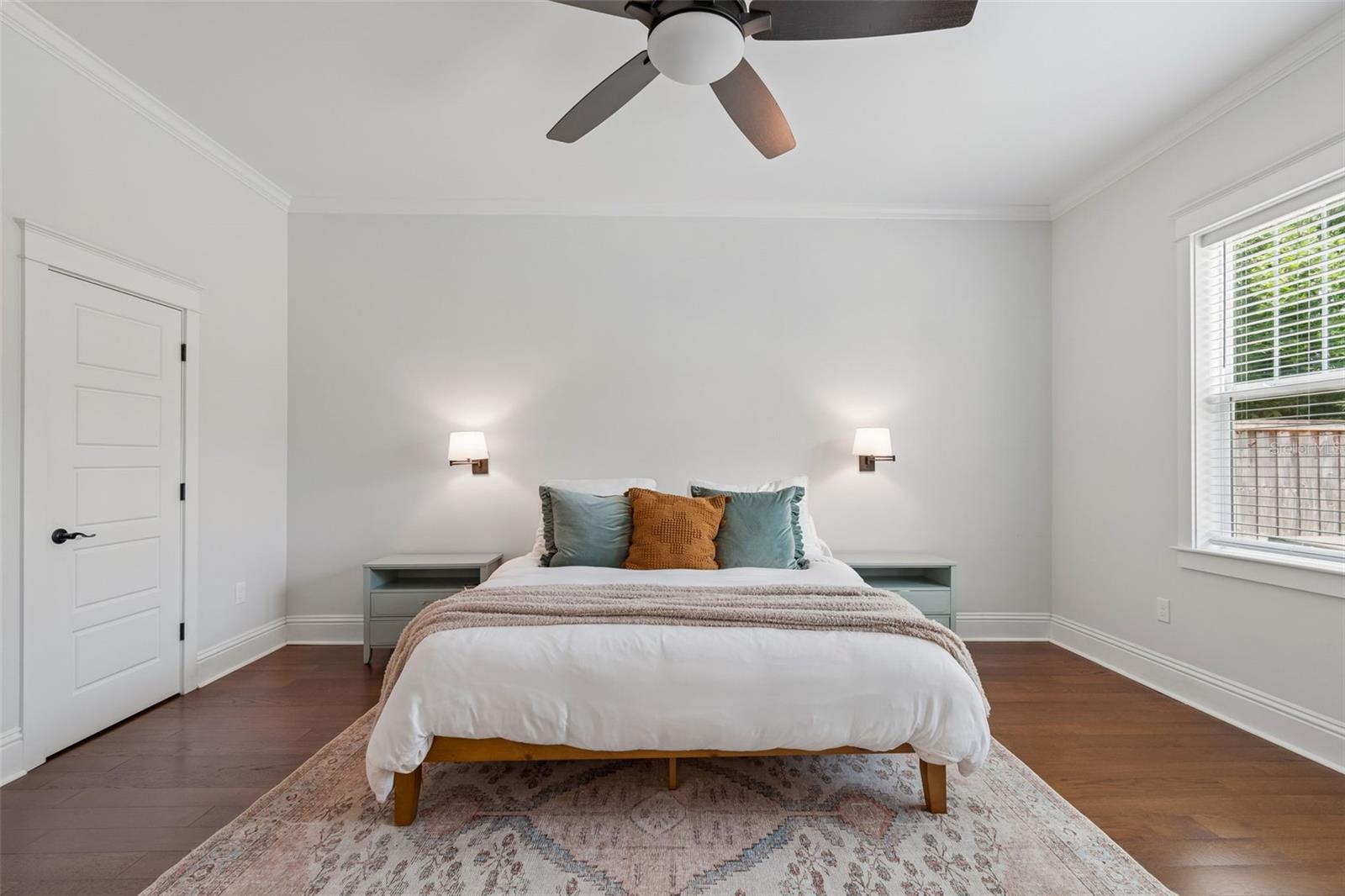 Primary Bedroom - 212 W Hilda St
