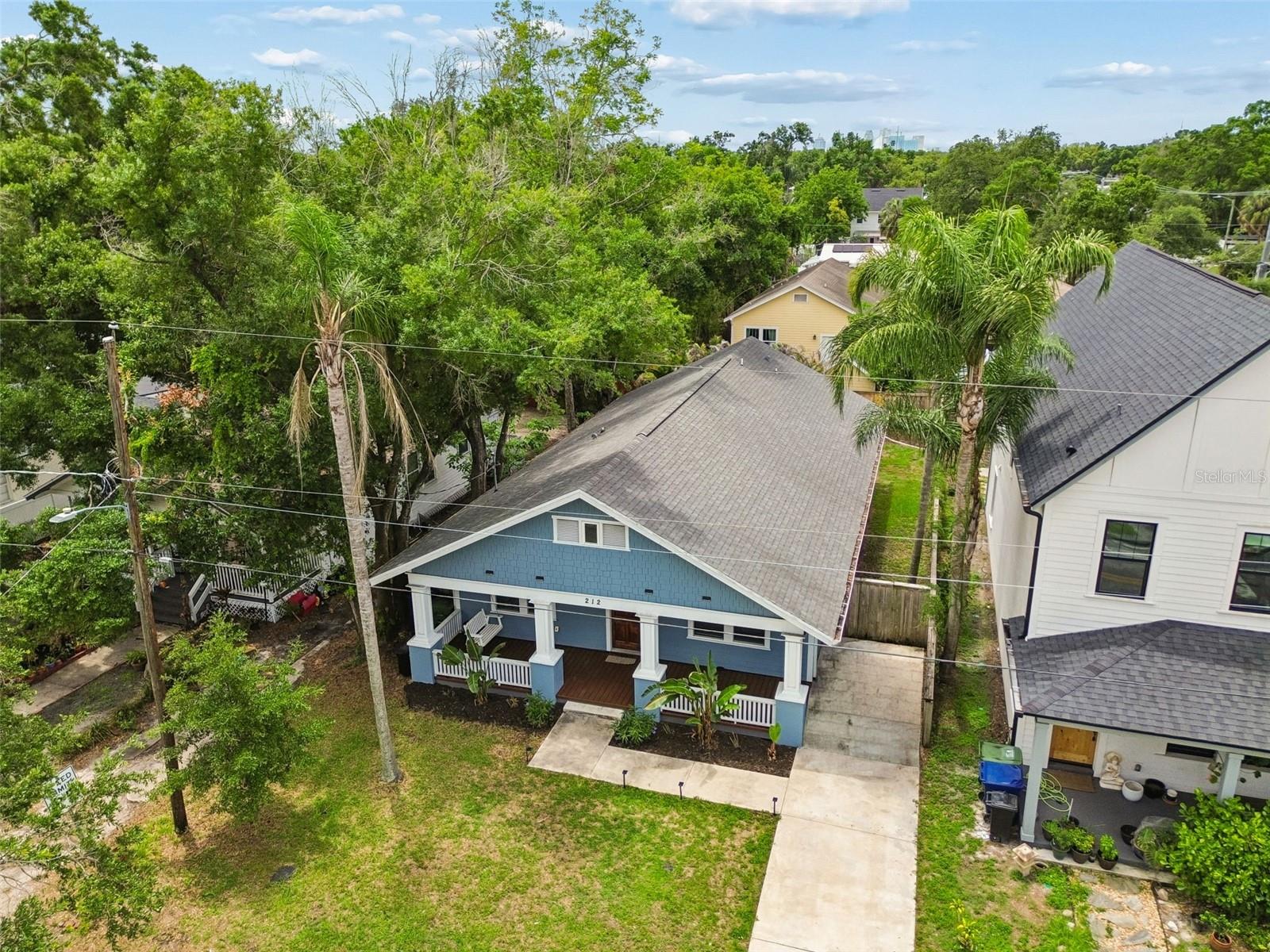 Exterior - 212 W Hilda St