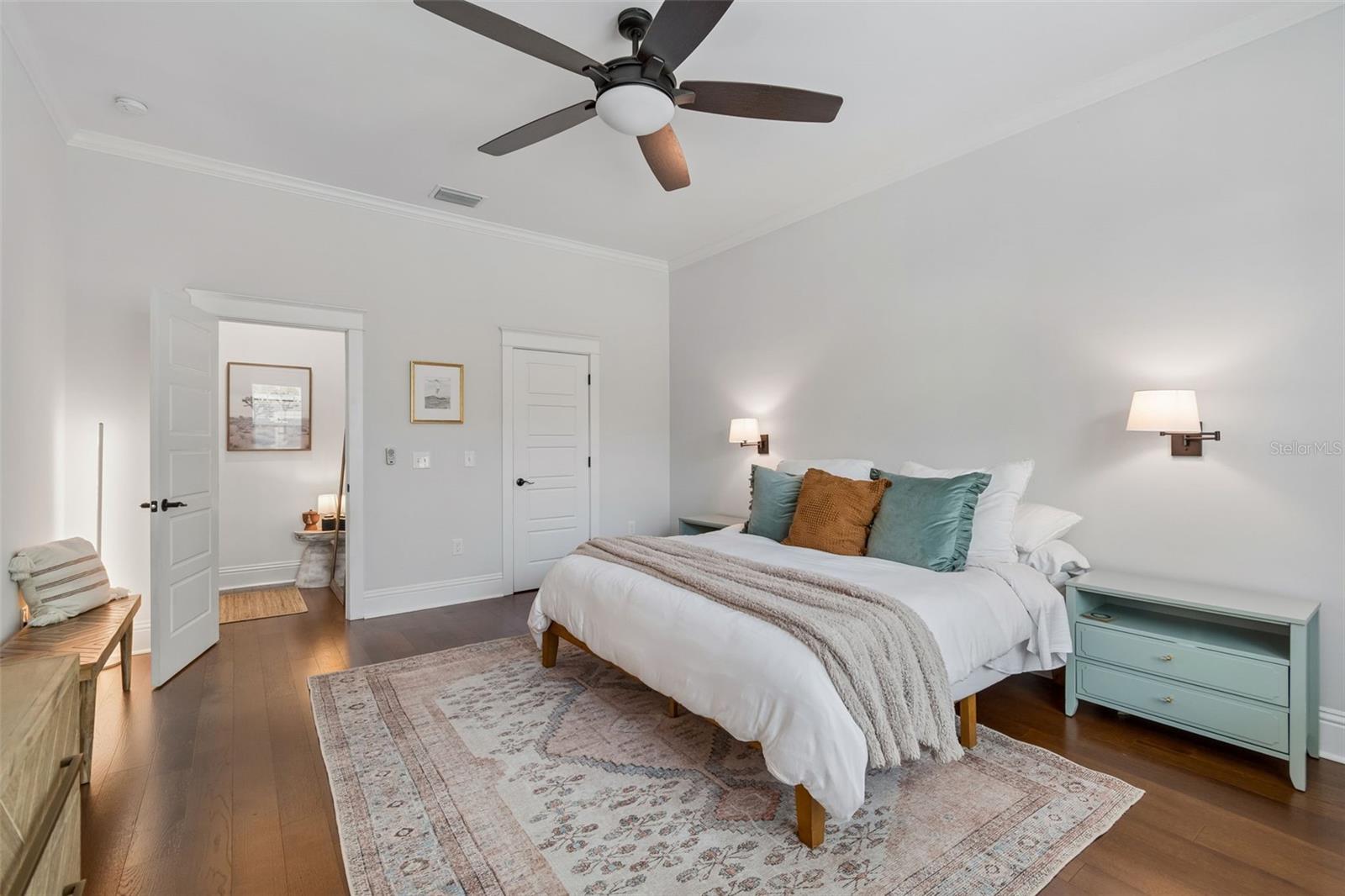 Primary Bedroom - 212 W Hilda St