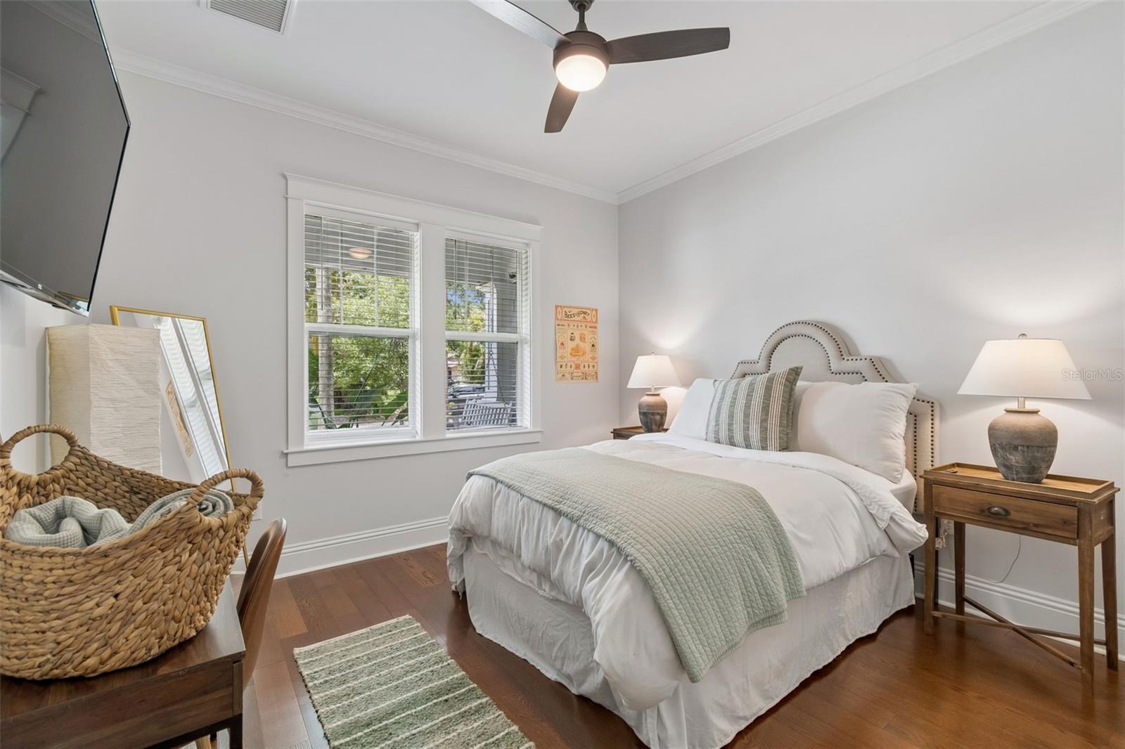 Guest Room 1 - 212 W Hilda St