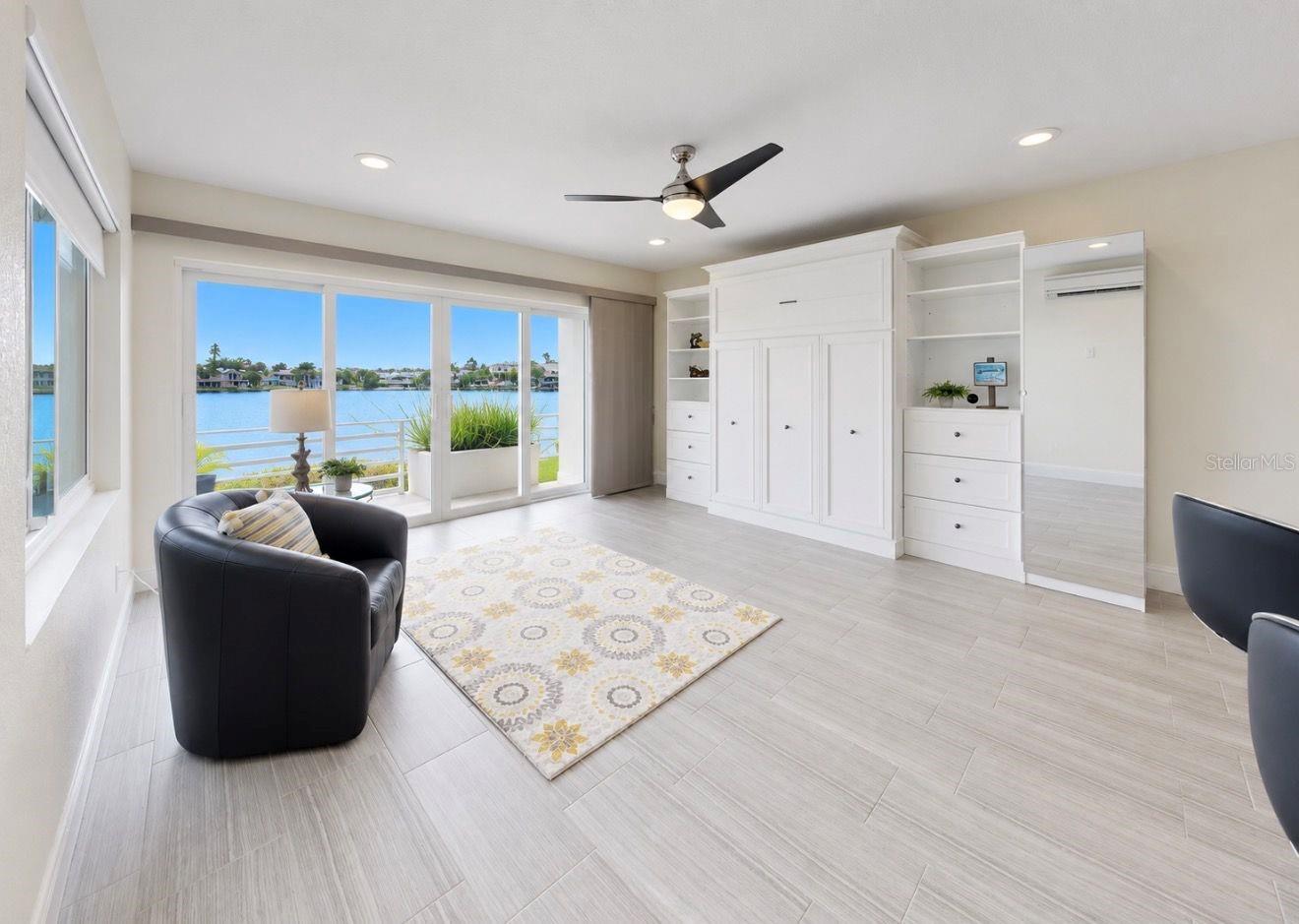 Ground floor suite Murphy Bed with closet space