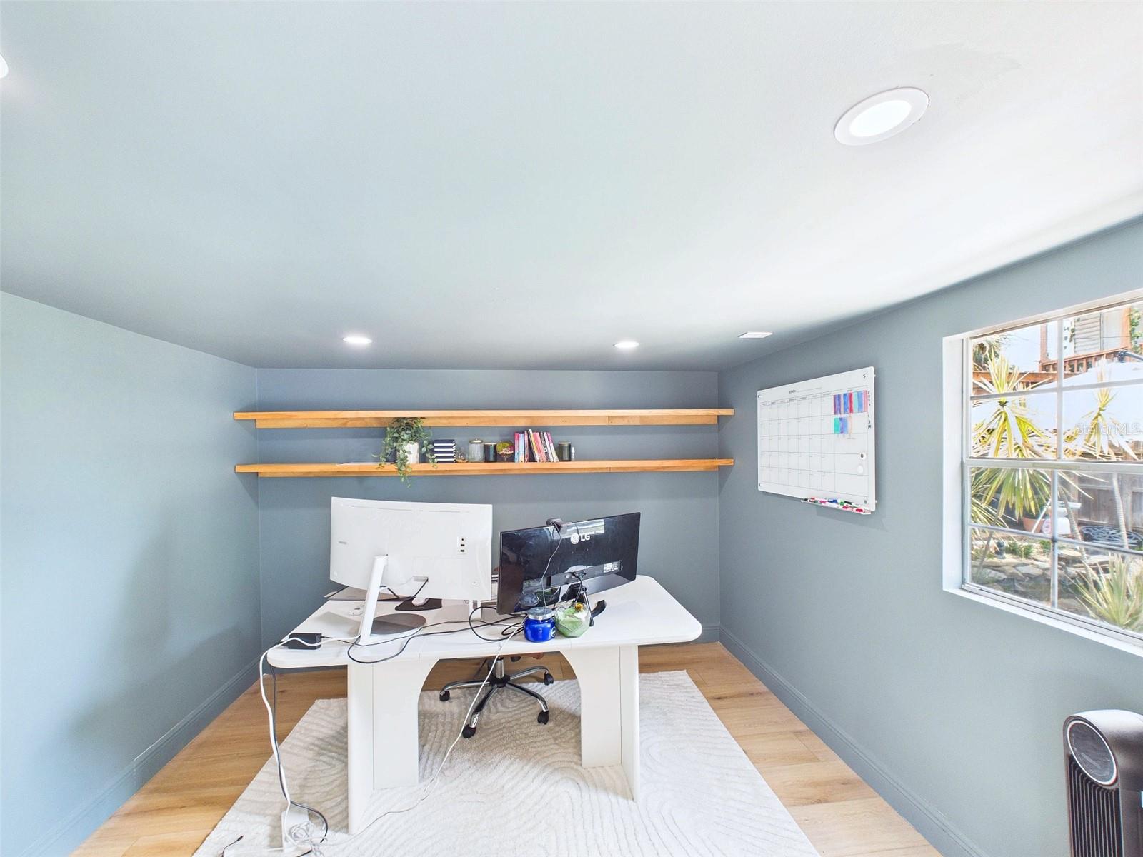 Detached office space, perfect for working from home