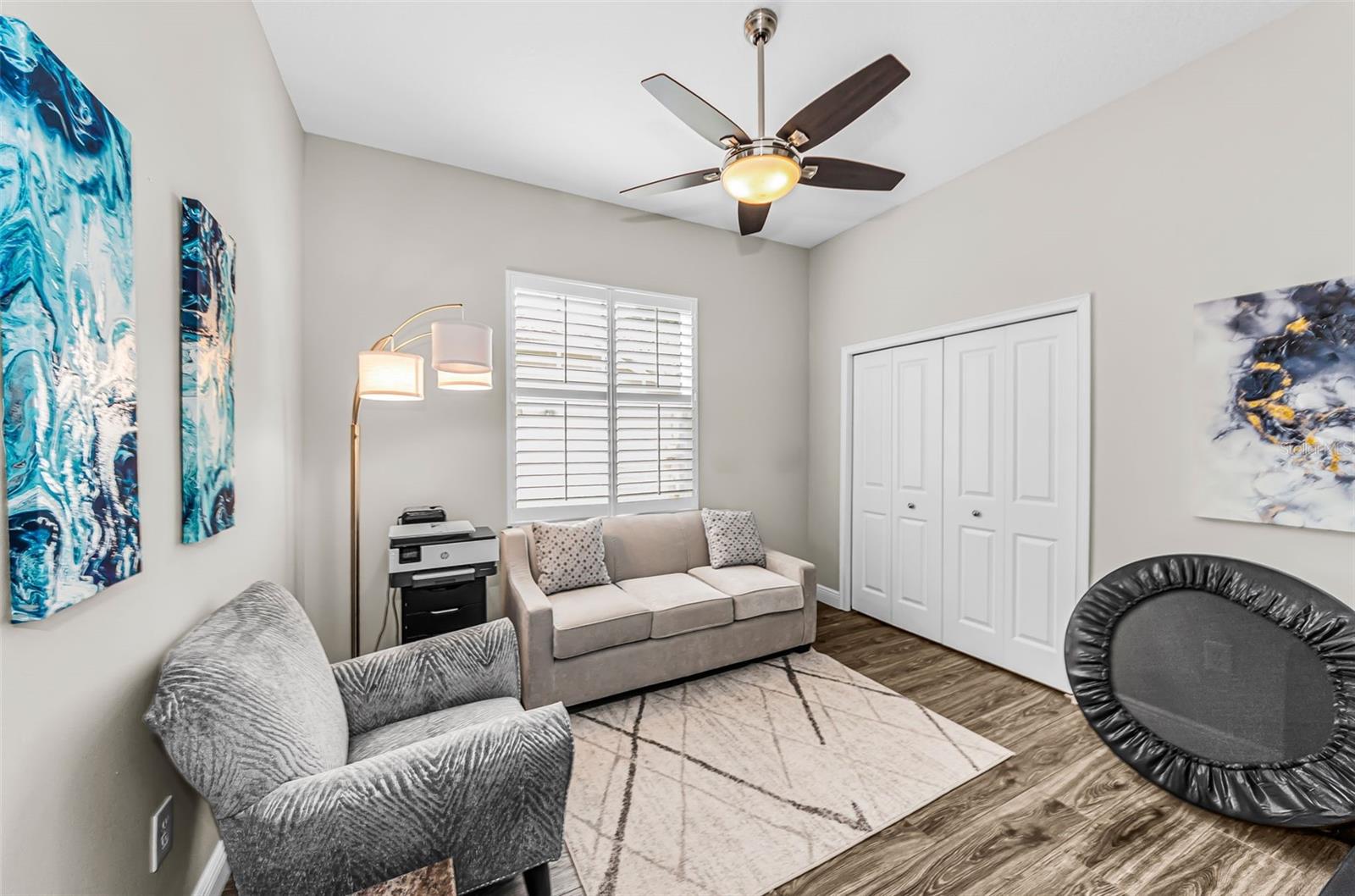 TB8529582