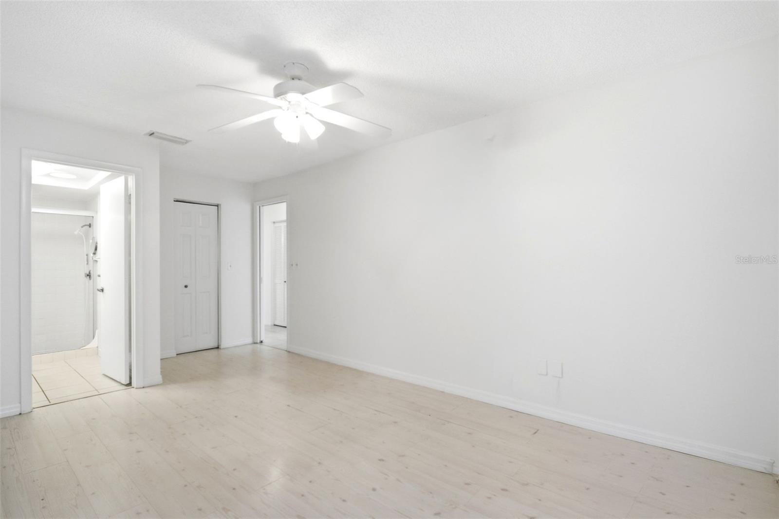 Private en-suite bath and spacious walk-in closet~
