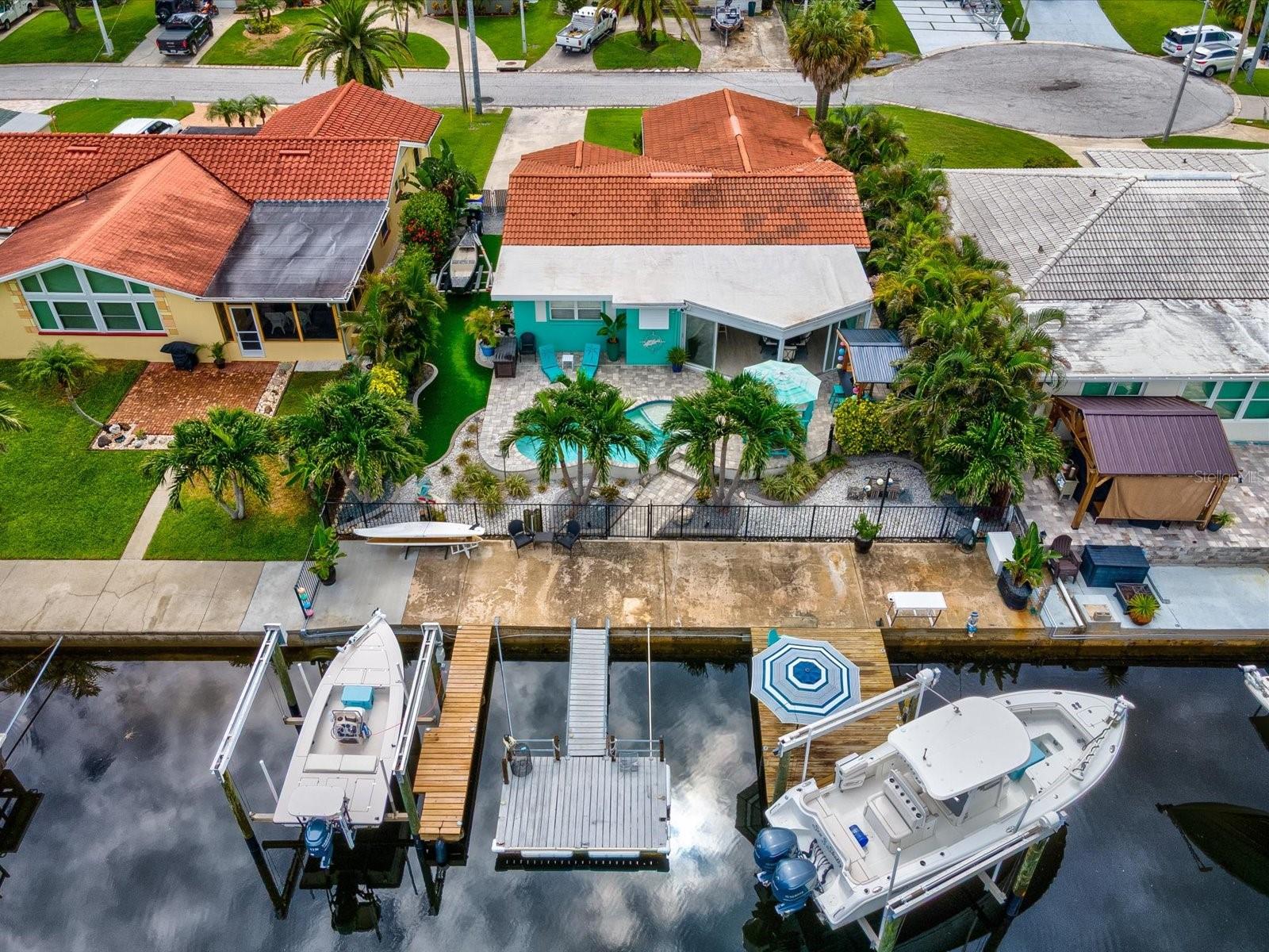 TB8529616