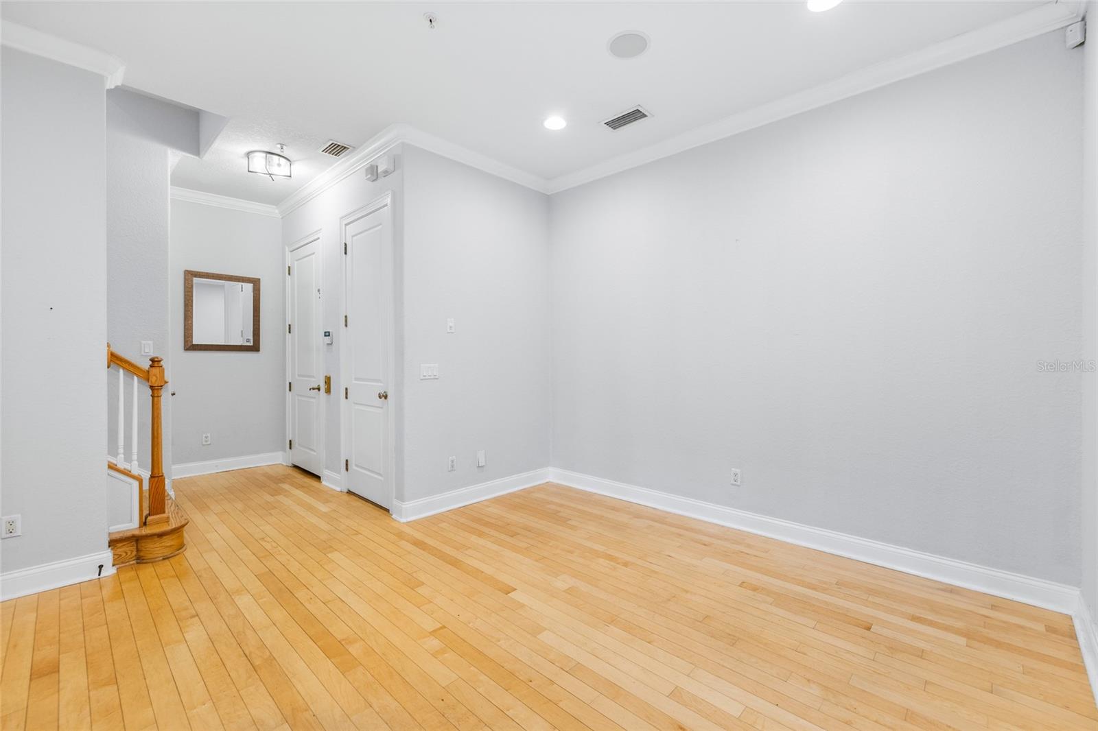 TB8529650