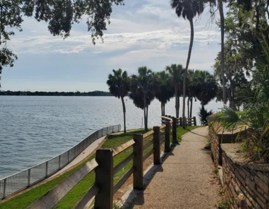 Walking Trails to Philippe Park