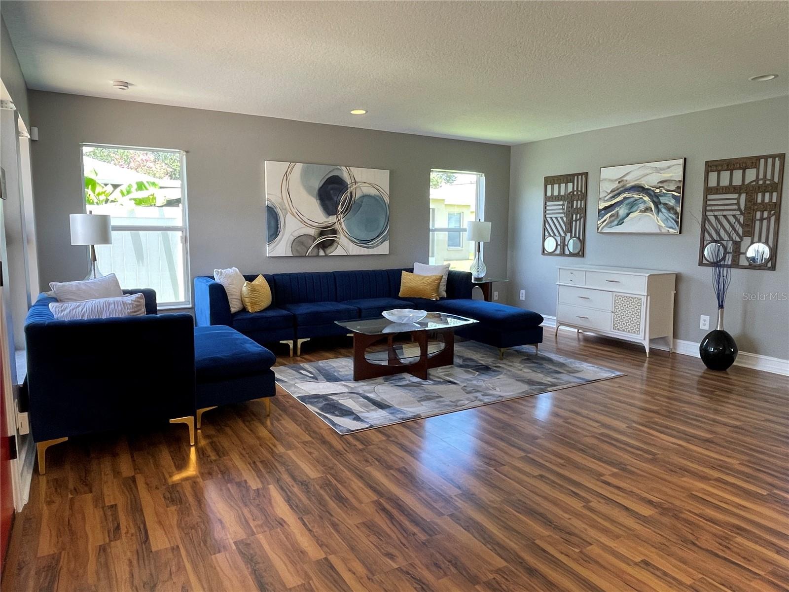 Formal living area