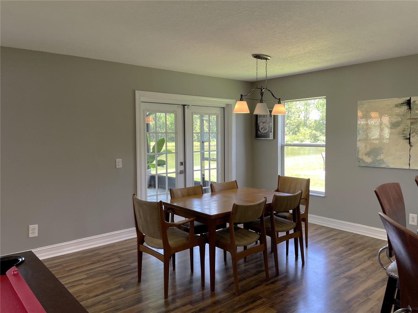 Eating space off kitchen
