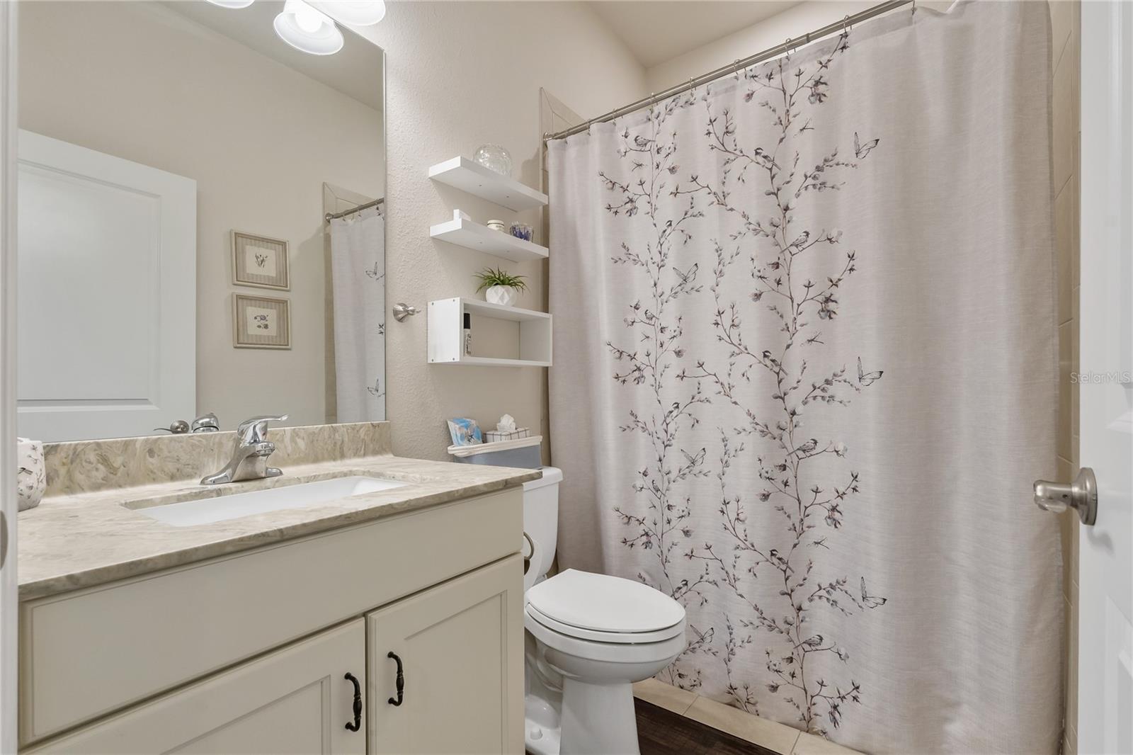Full Bathroom Connected to Ensuite Downstairs!