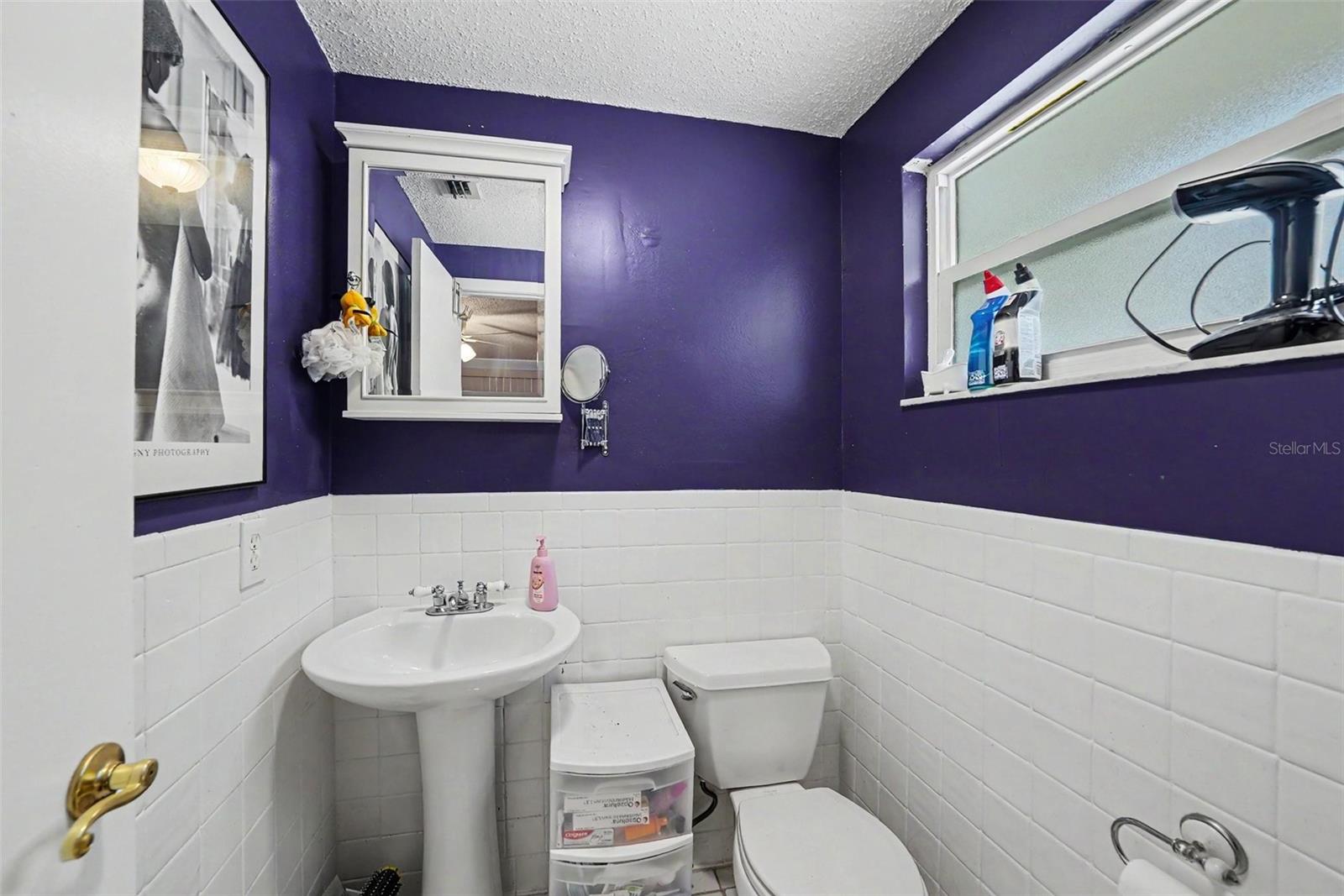 Half Bath En-Suite