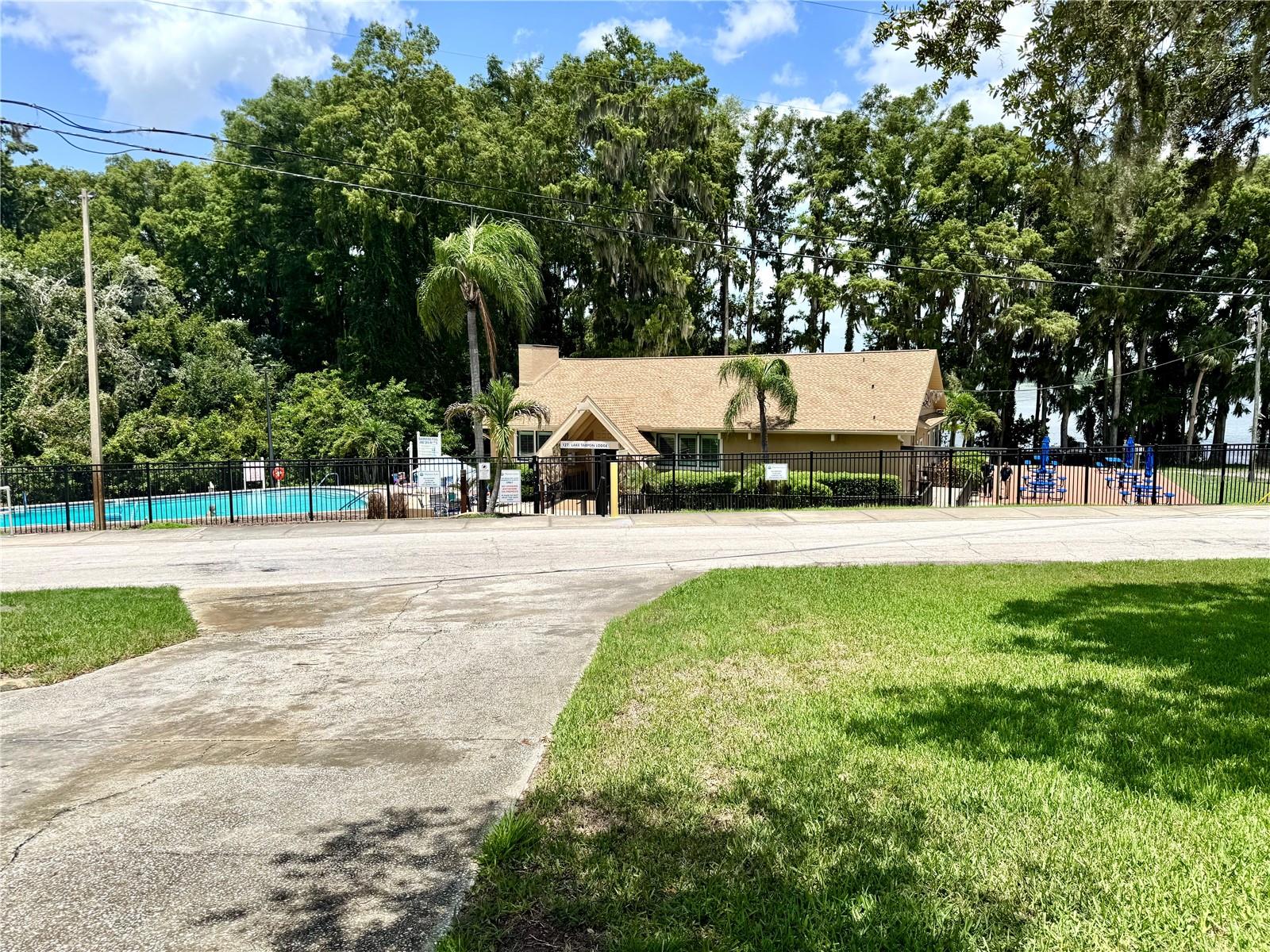 Lake Tarpon Lodge