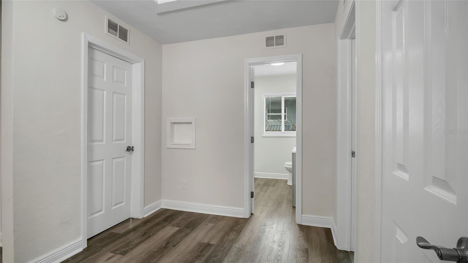 TB8529867