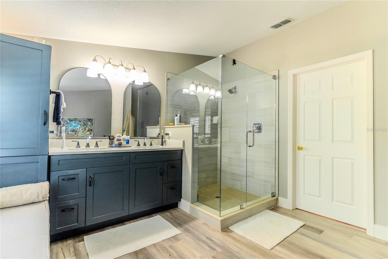 Primary Bath - Frameless Glass Shower Doors