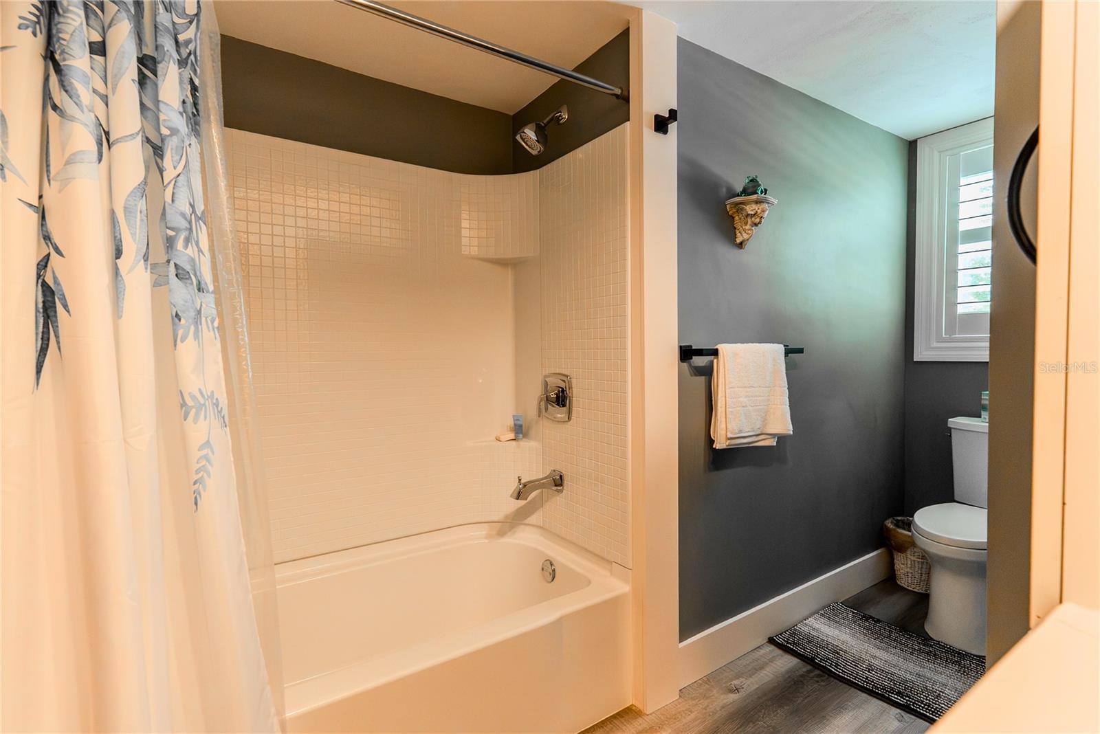2nd Bathroom
